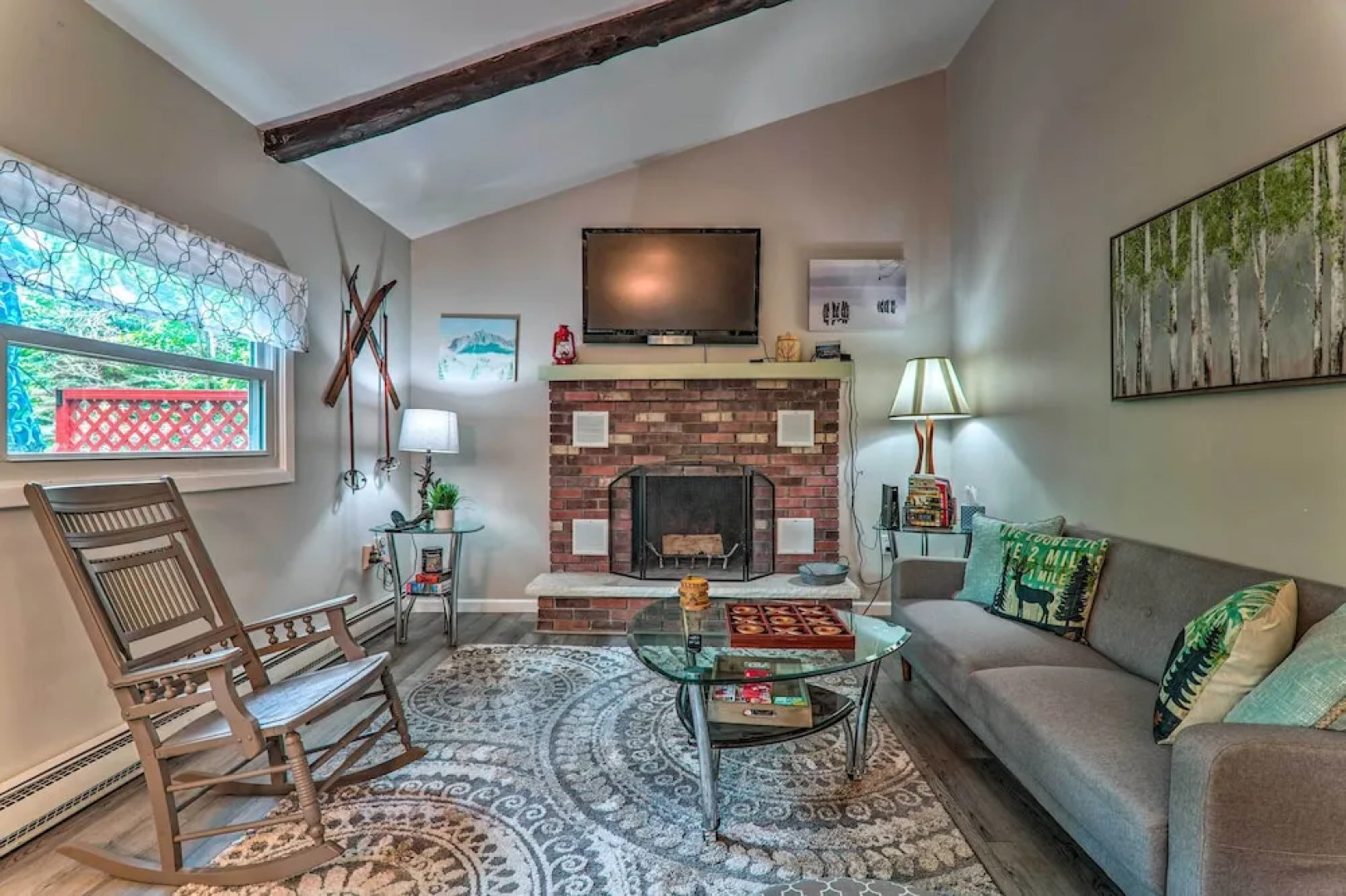 Fire Pit & Community Perks: Blakeslee Cottage!