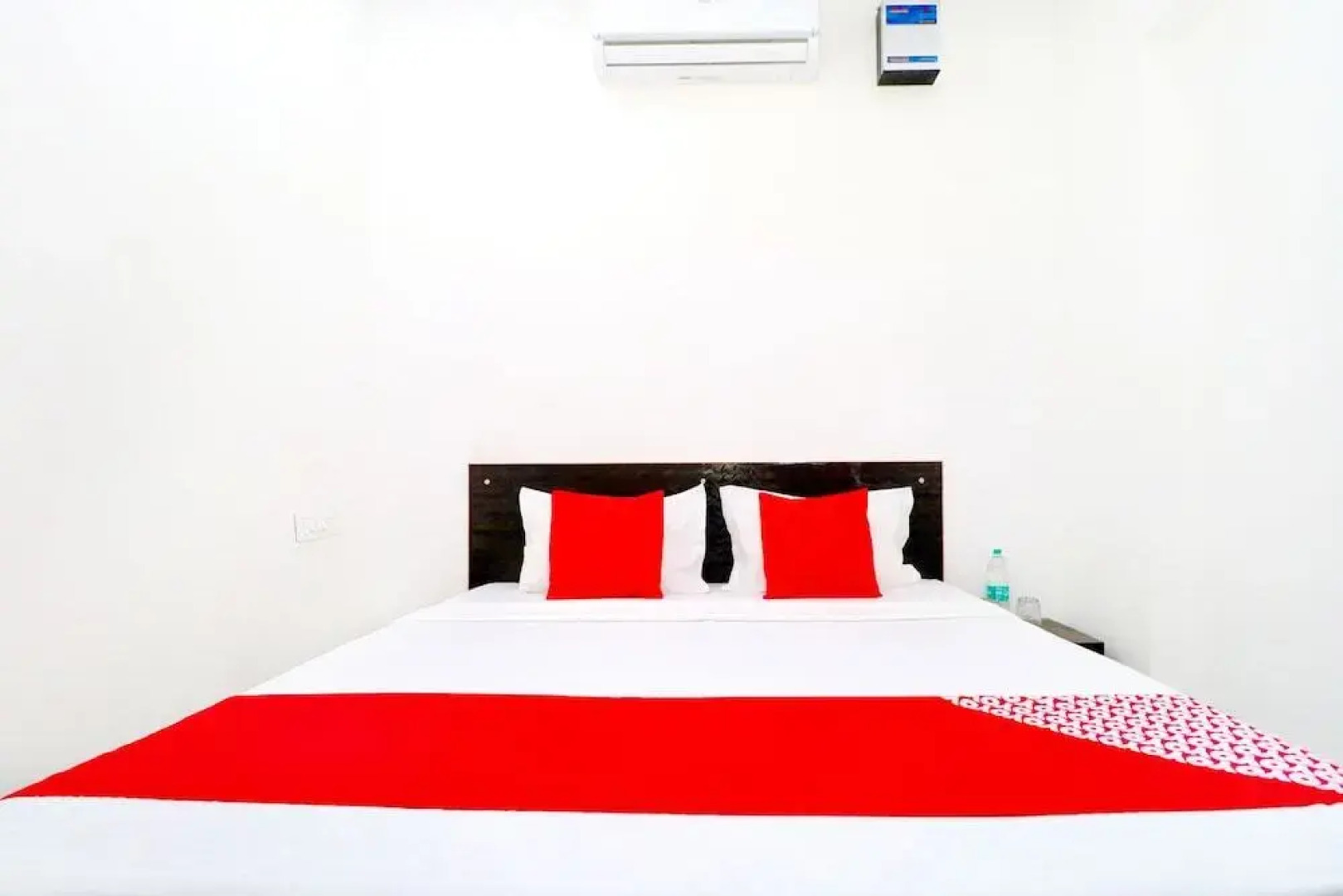 Hotel New Bury by OYO Rooms