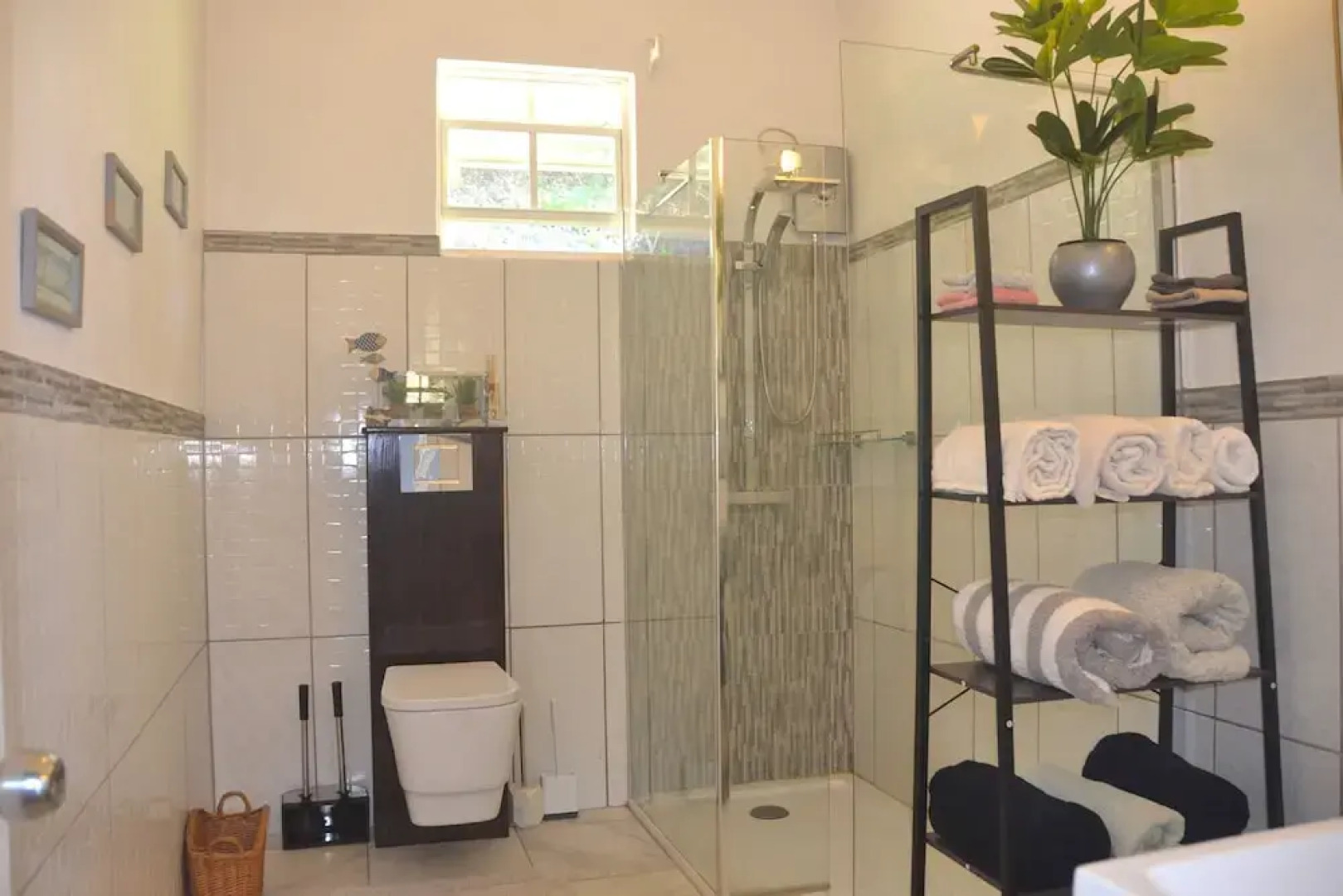 Stunning 3 Bed Villa, Balcony & Sea View