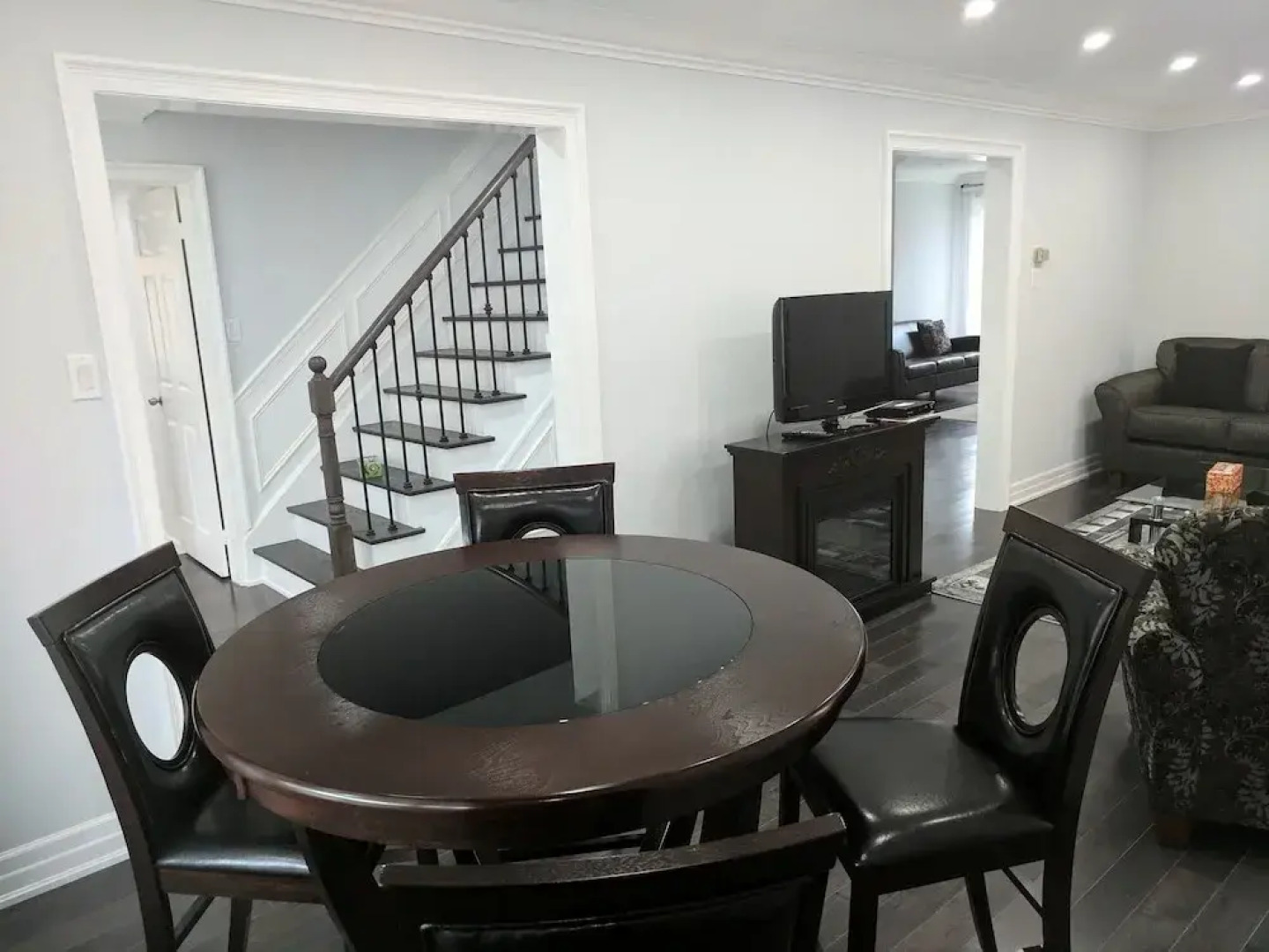 QuickStay - Beautiful 5bdrm House in Vaughan