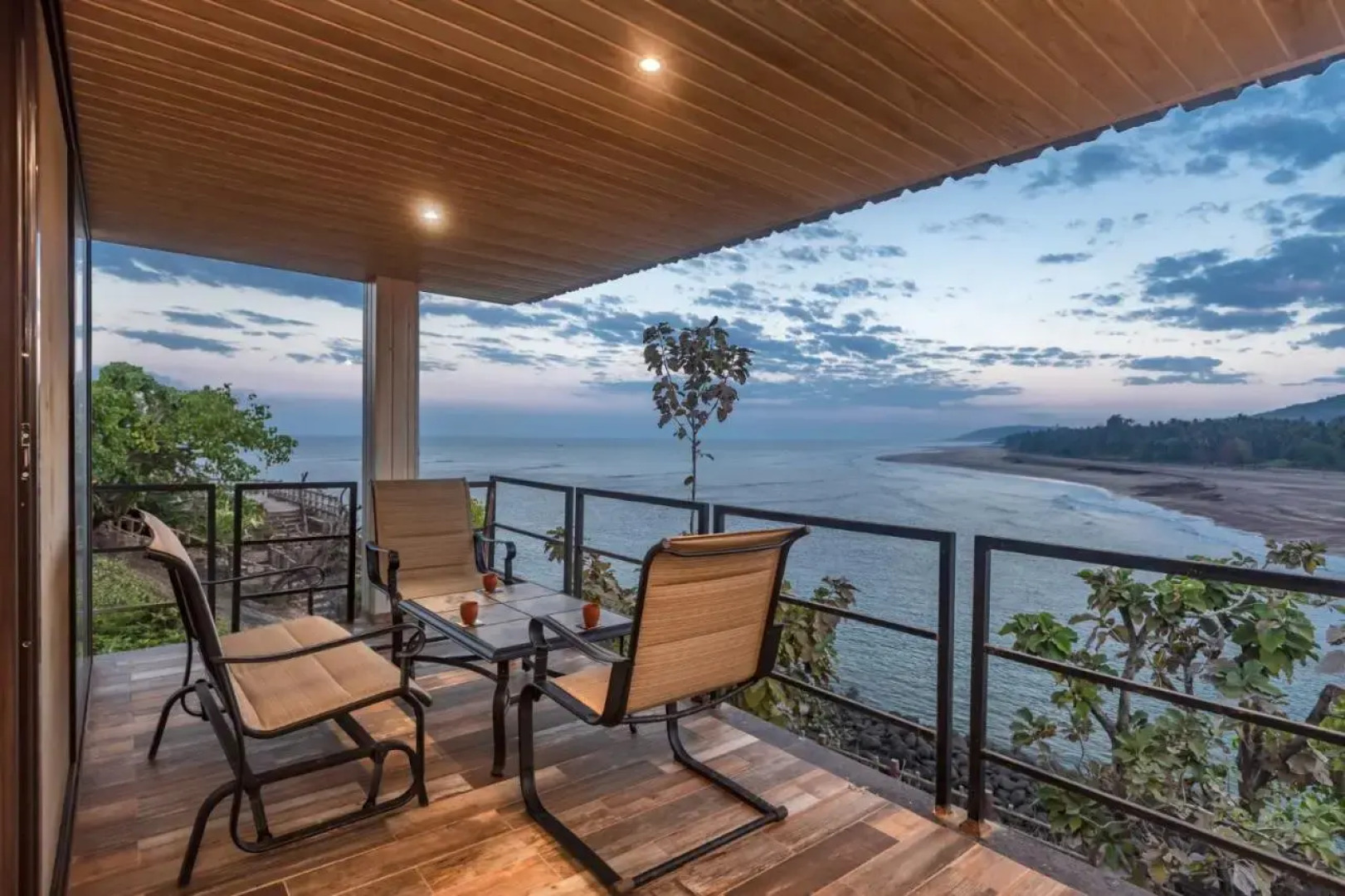 SaffronStays Athaang, Dapoli