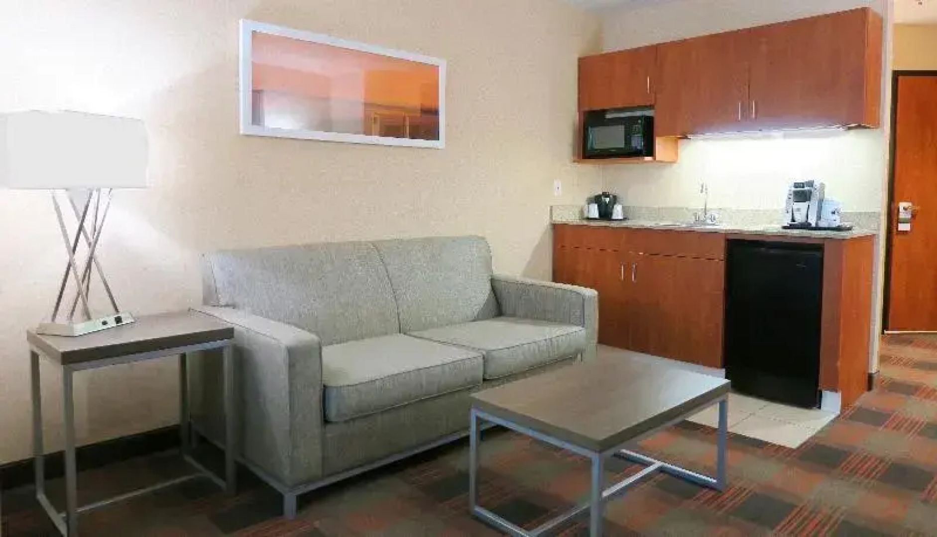 Holiday Inn Express And Suites Elk Grove Central
