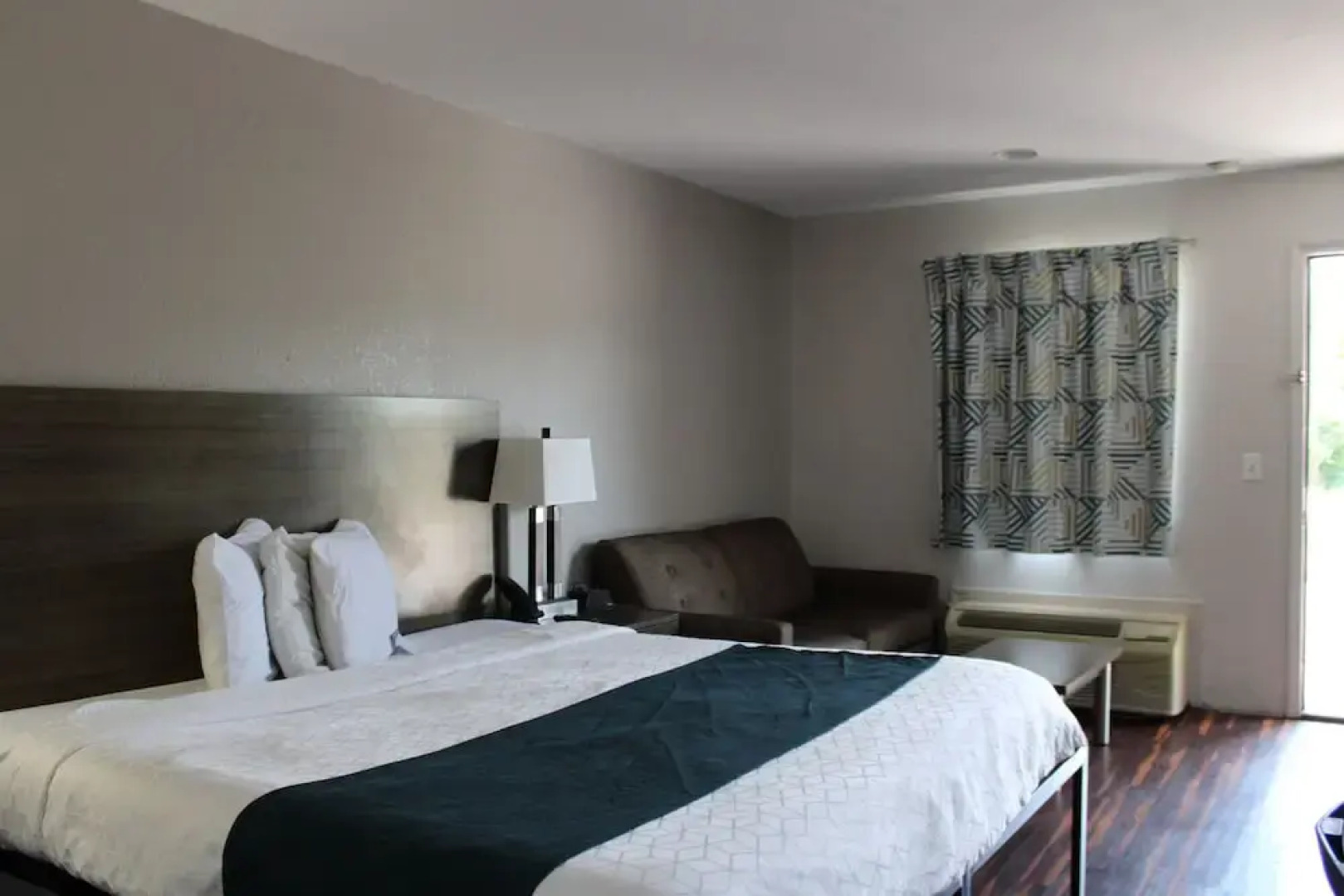 Studio 6 Suites Chattanooga, TN - Lookout Mtn.