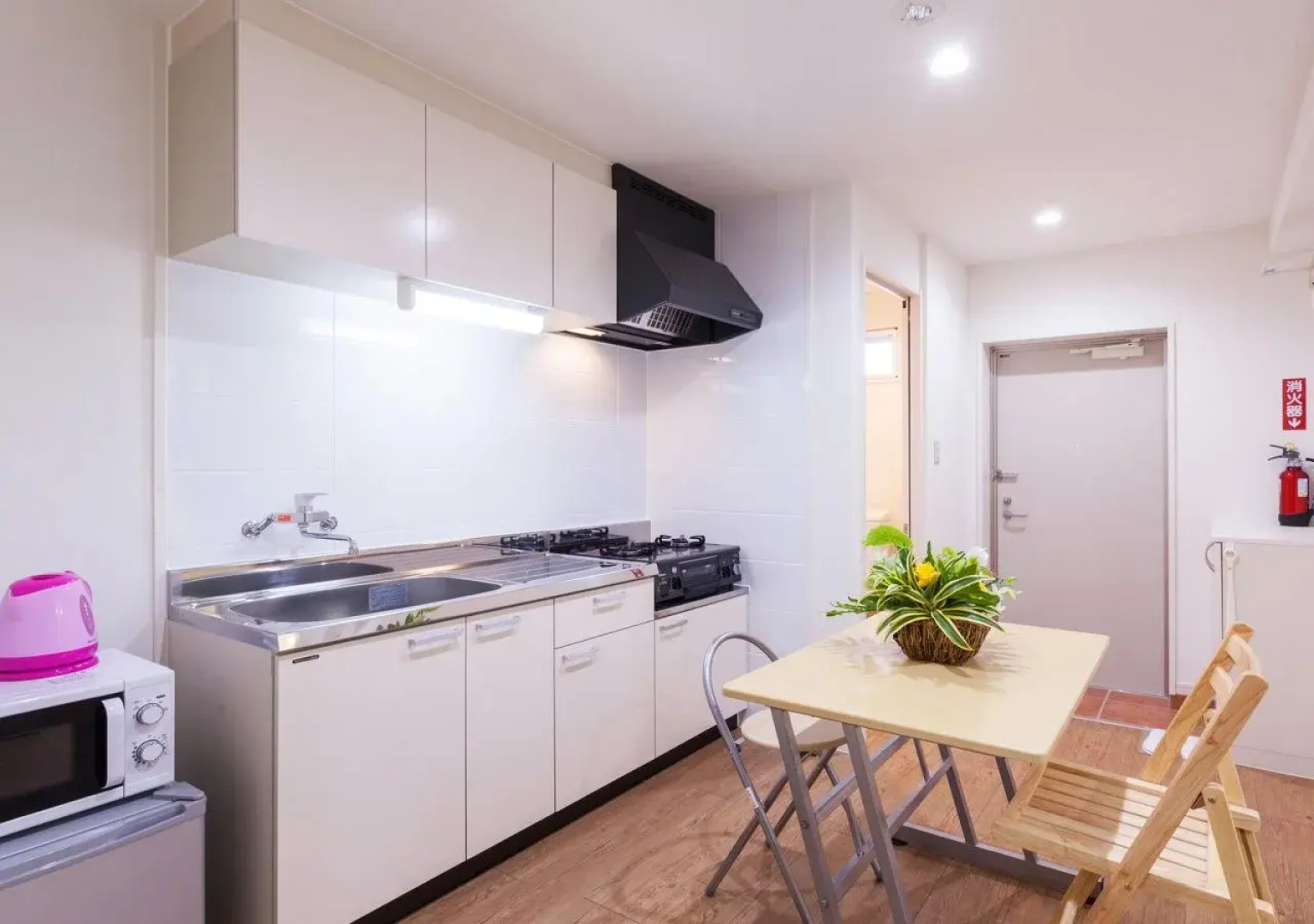 Kariyushi Condominium Resort Kin Yaka Seaside