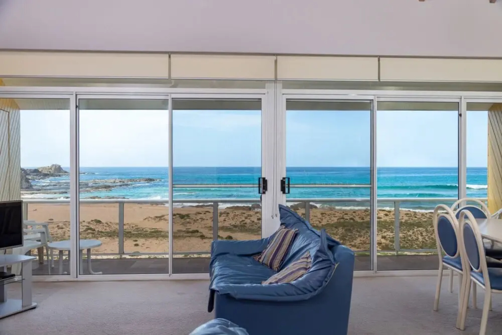 Retreat Beside The Beach - Unit Four