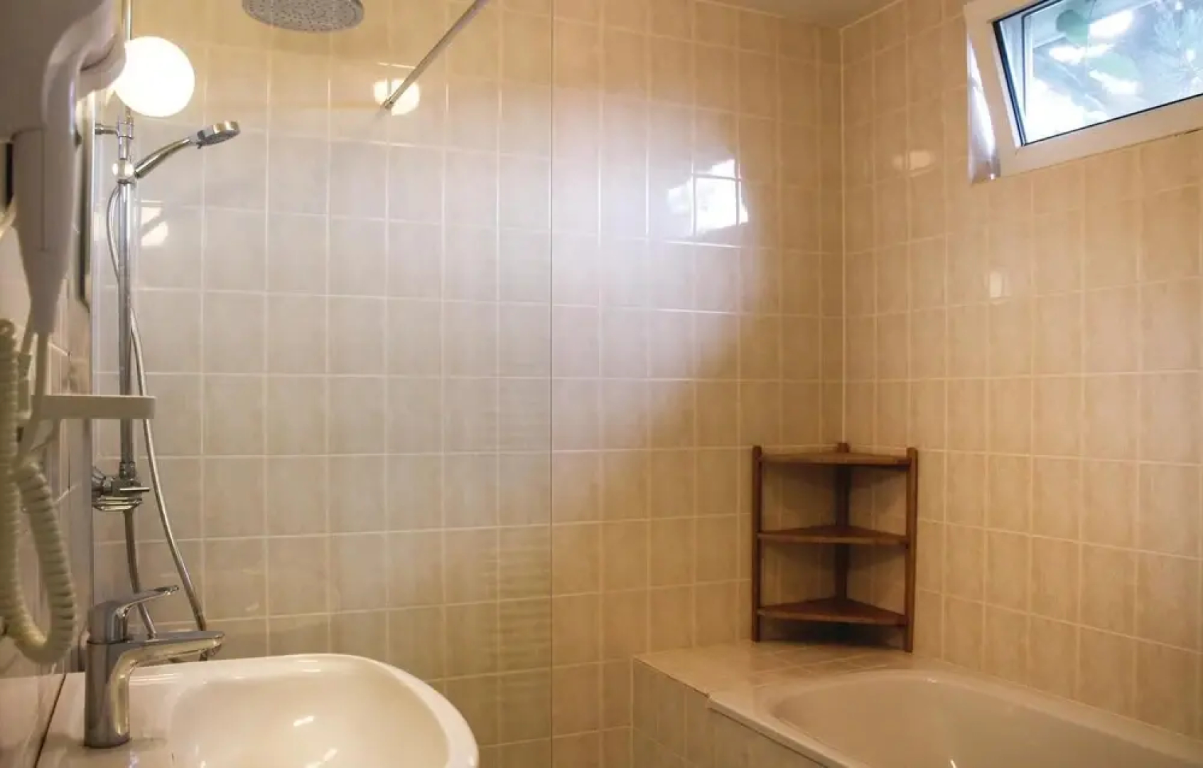 Beautiful Home in Vlagtwedde With 3 Bedrooms, Wifi and Indoor Swimming Pool