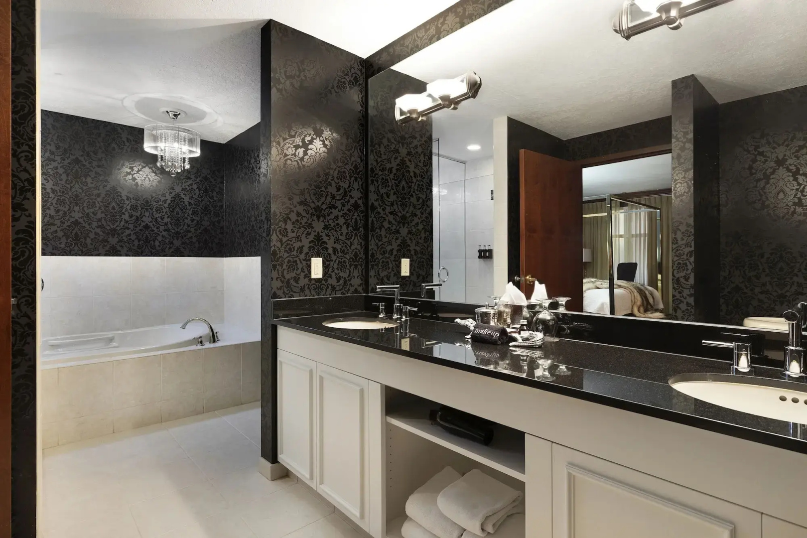 Des Lux Hotel