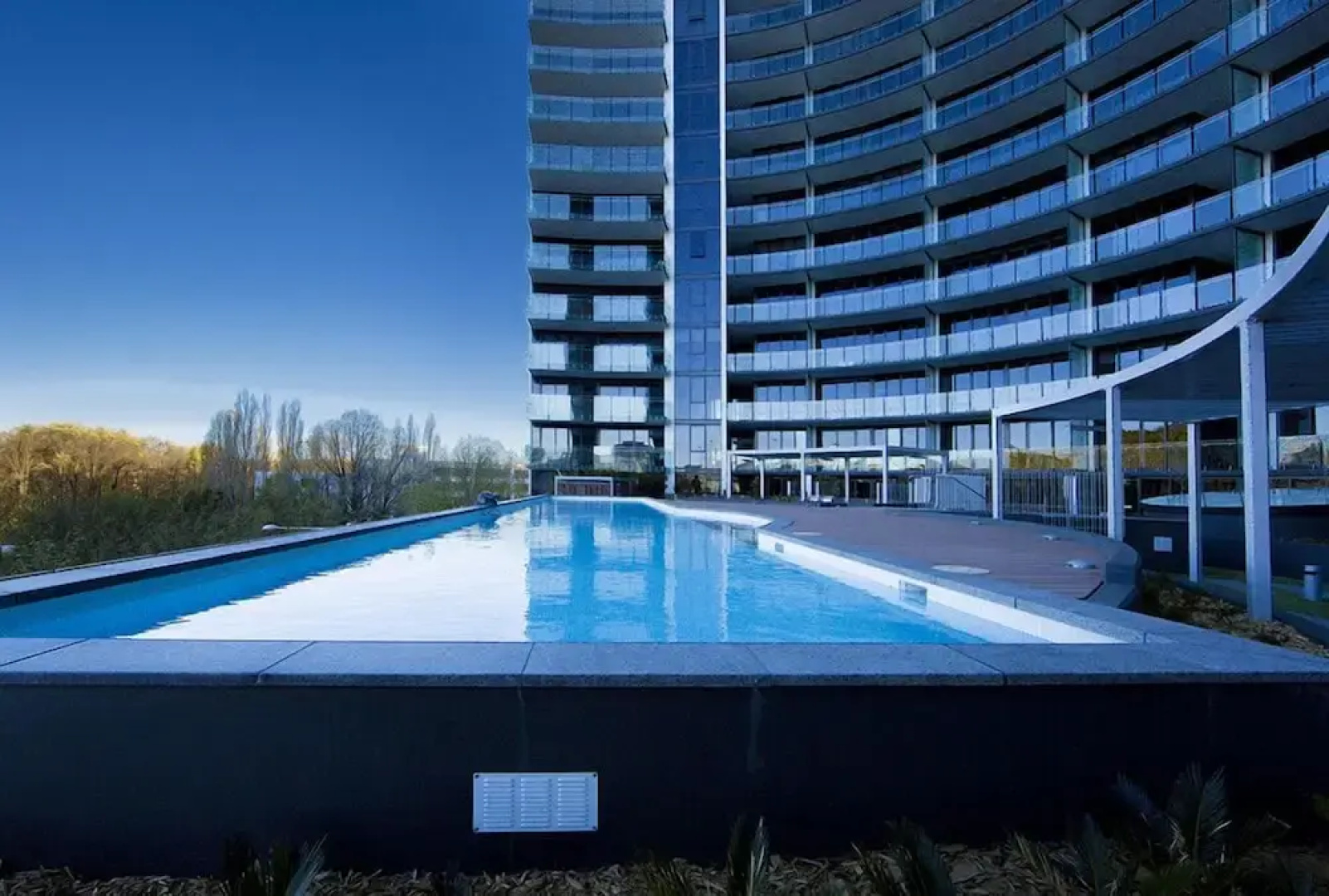 Accommodate Canberra - Manhattan