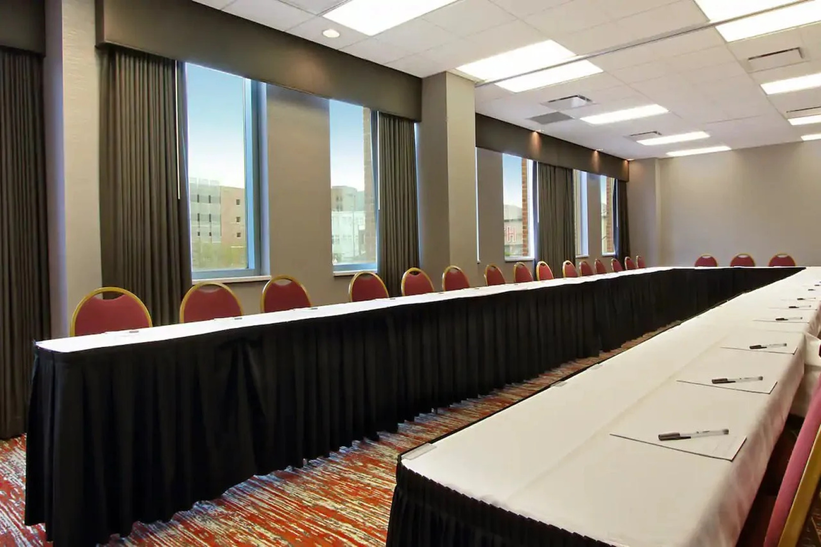 Hampton Inn & Suites Columbus-Downtown