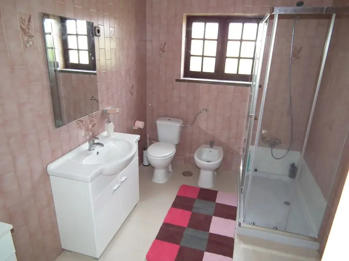 80s RetroStyle Villa
