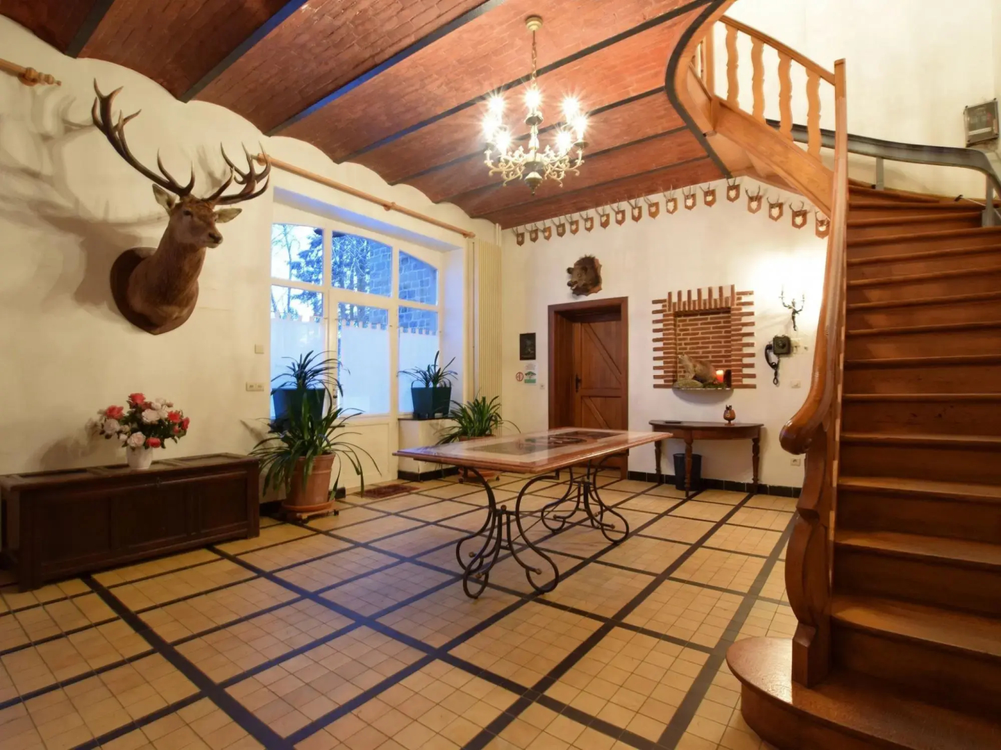Beautiful Mansion in Beauplateau near Forest
