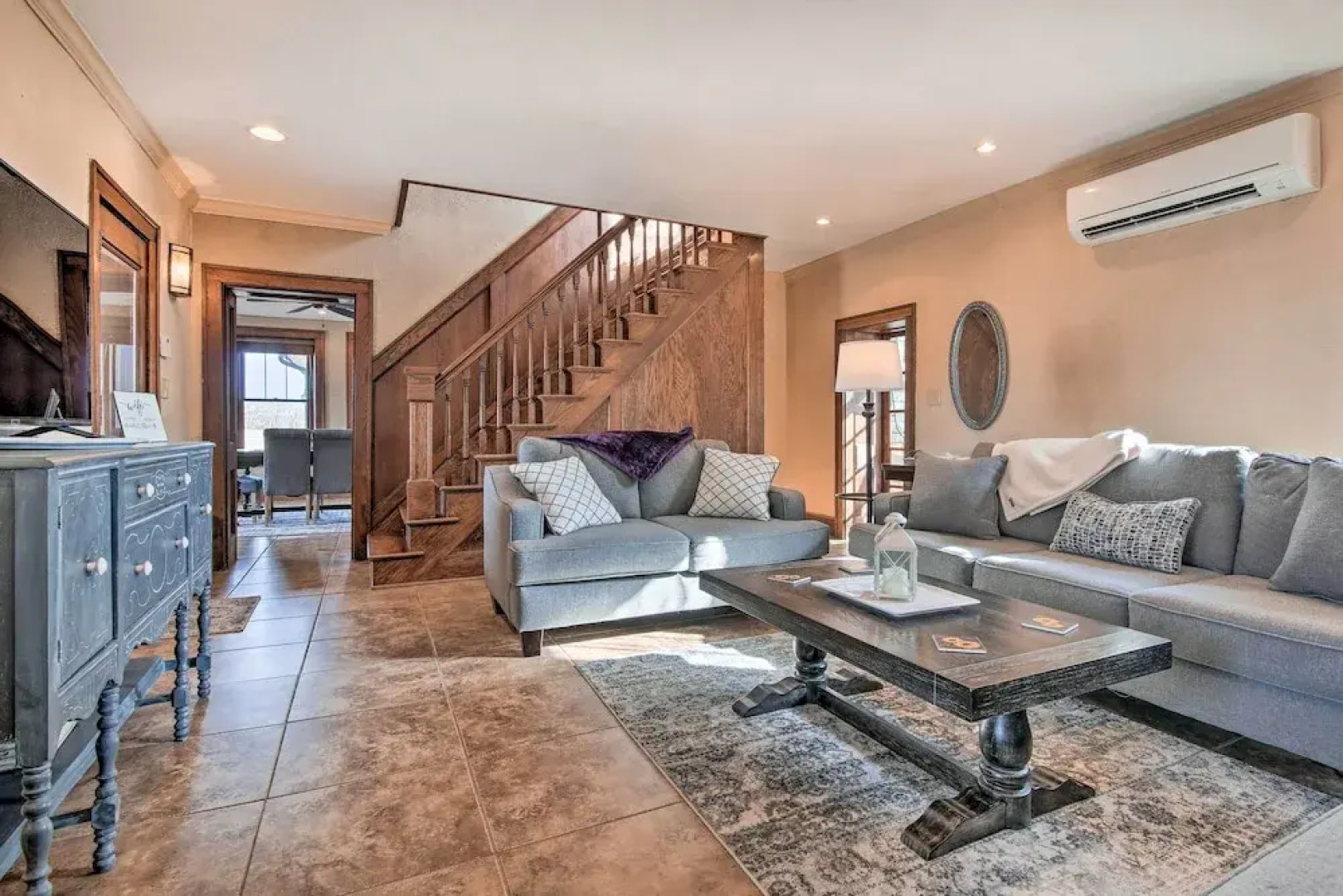 Pet-friendly Home: Grill & Fire Pit in Manhattan