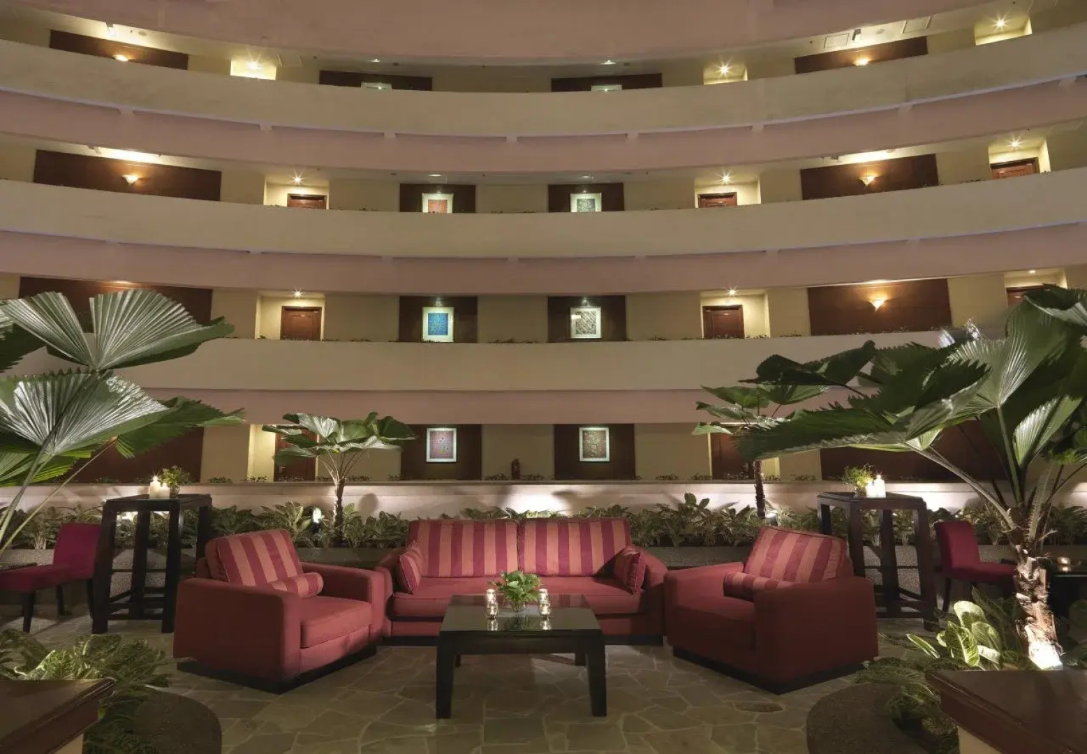 Ambassador Row Hotel Suites by Lanson Place