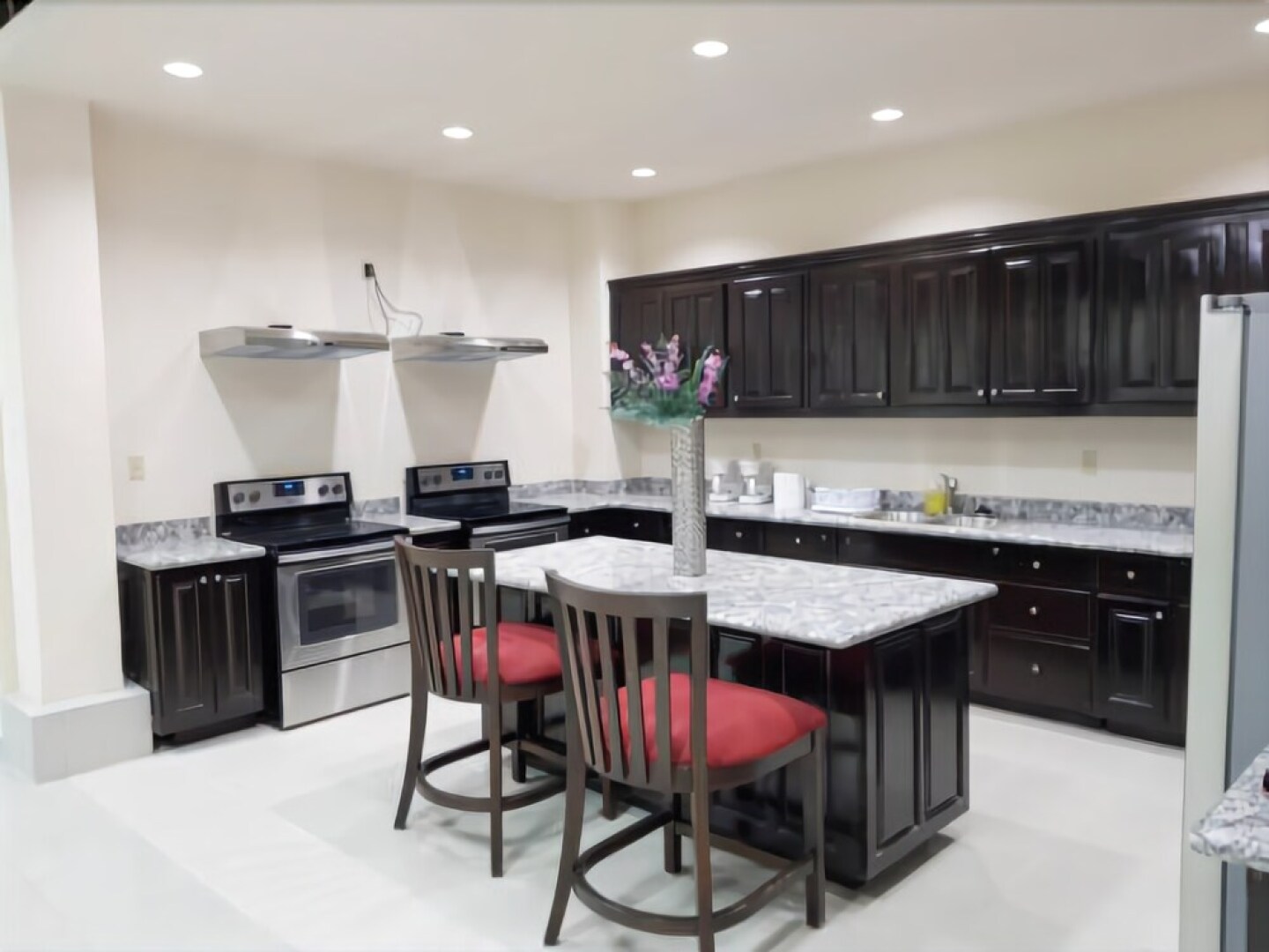 The Island Hub at Red Frog Beach Resort