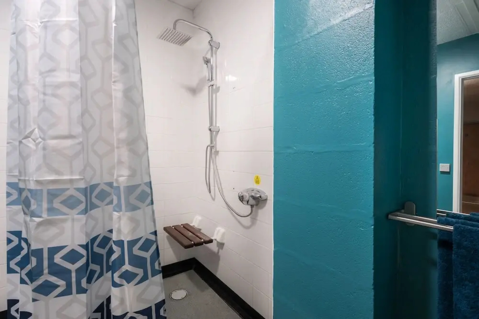 Bunkhouse/20bedroom/sleeps85/4acre/gamesroom/wifi