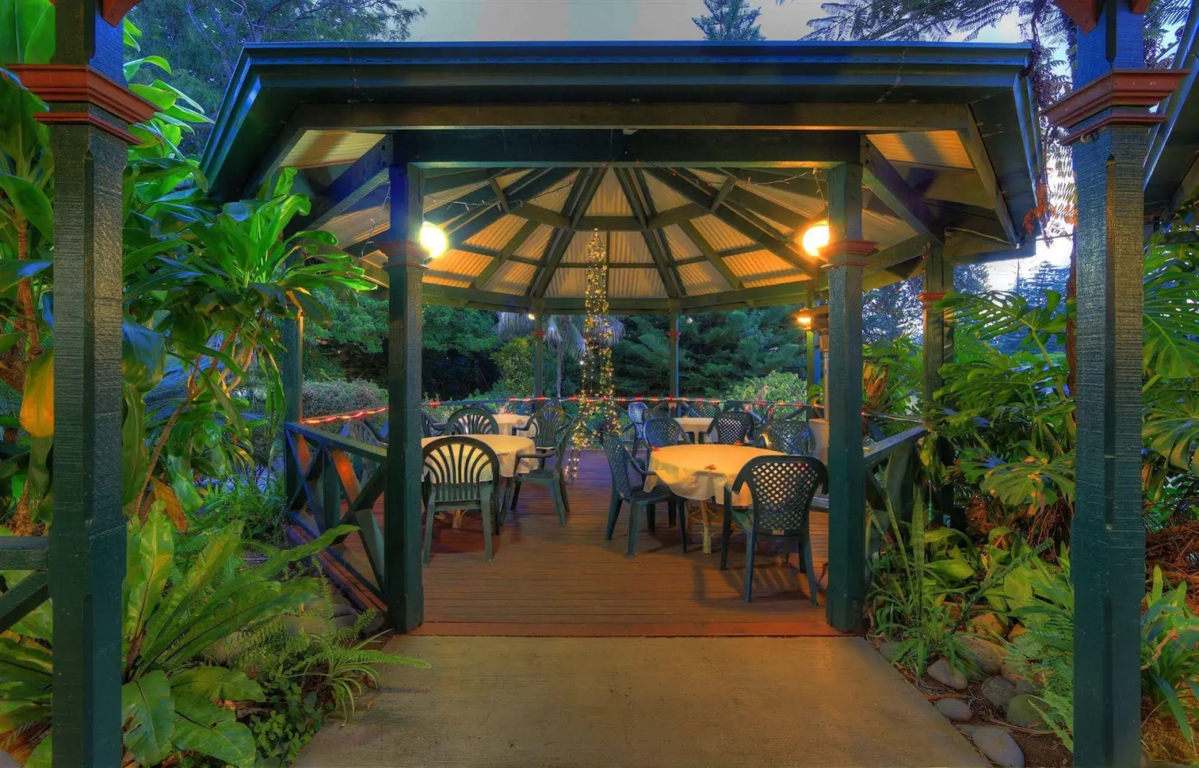 Paradise Hotel And Resort