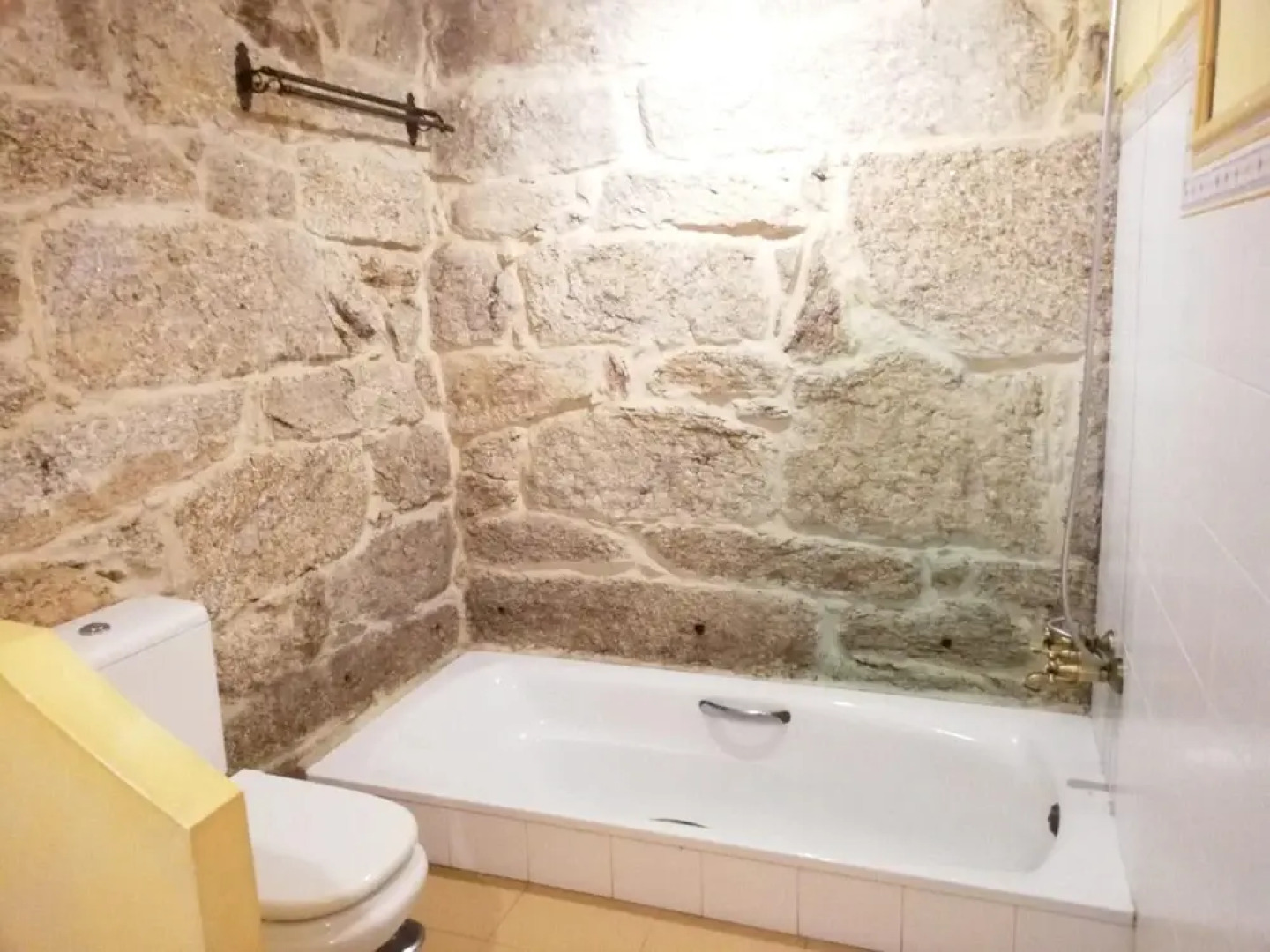 House With 4 Bedrooms in Sotomayor, With Wonderful Mountain View, Enclosed Garden and Wifi - 6 km From the Beach