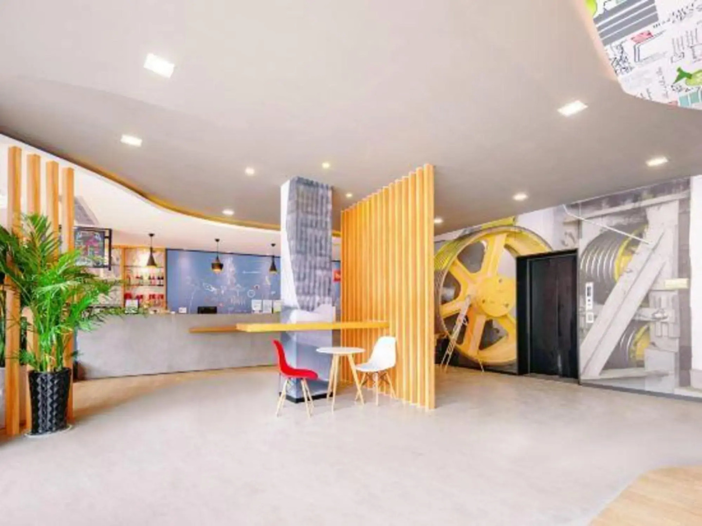 Ibis Ningbo Tianyi Square