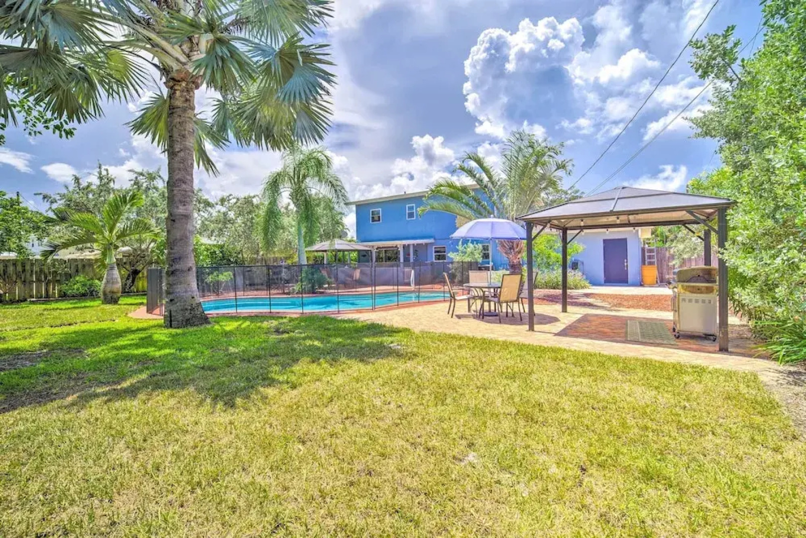 Spacious Satellite Beach Home: Walk to Shore!