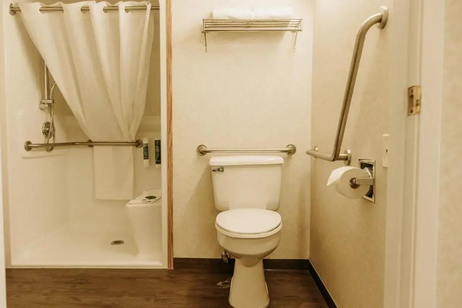 Lakeview Inn & Suites - Fort St. John