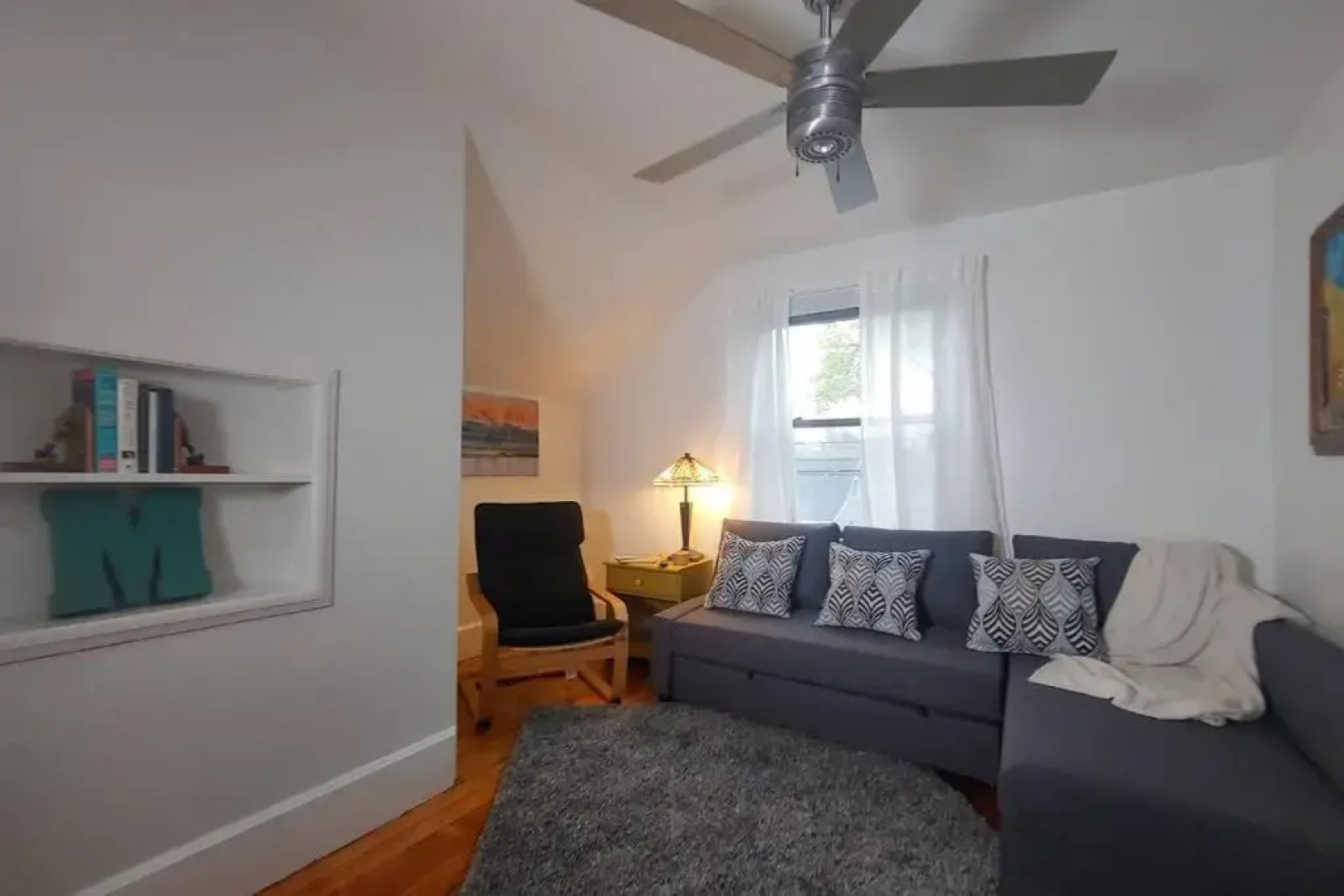 Historic w/deck, king bed & air by Lake Michigan