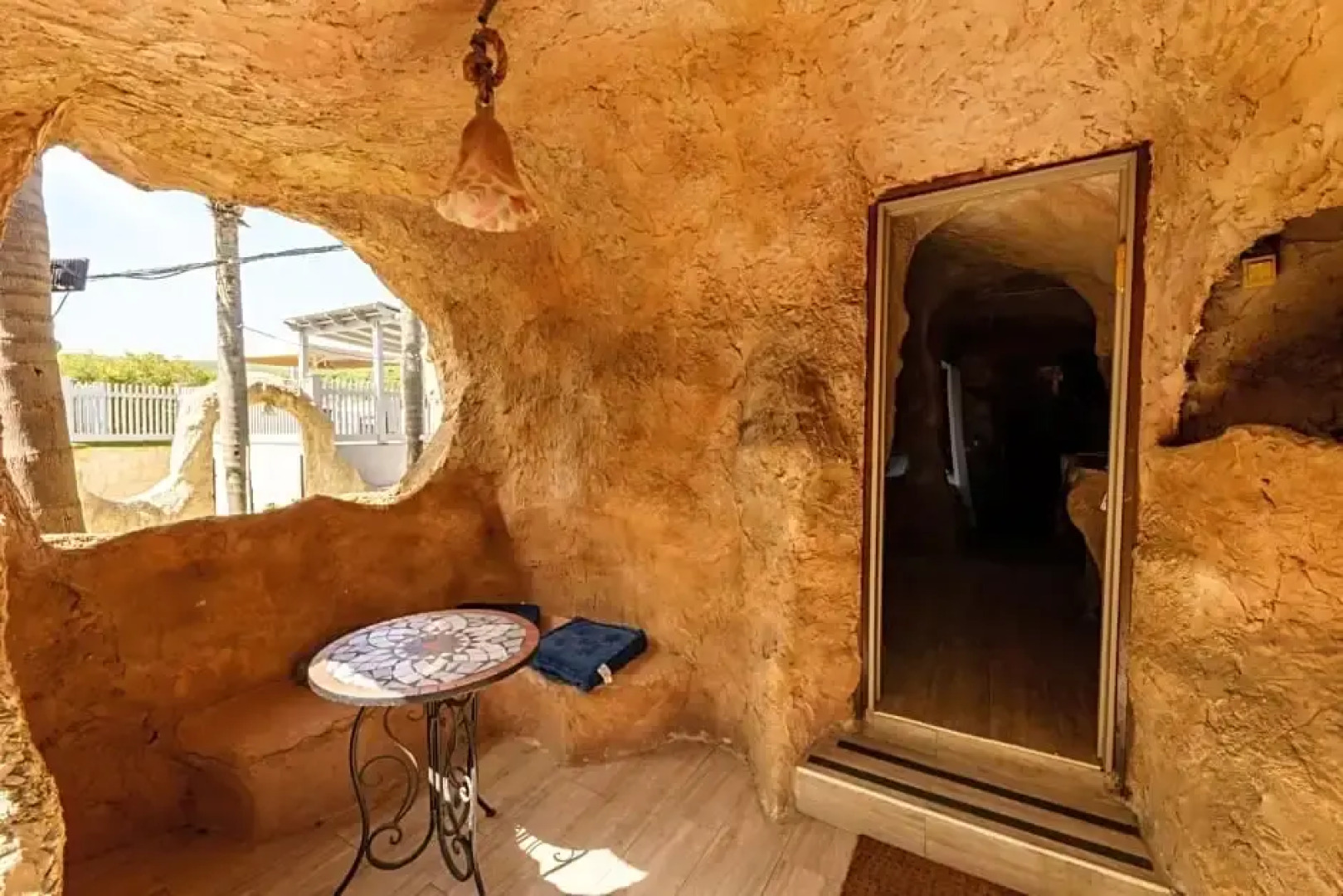 בקתות אירוח המערות - מושב חוסן מרשת V Club