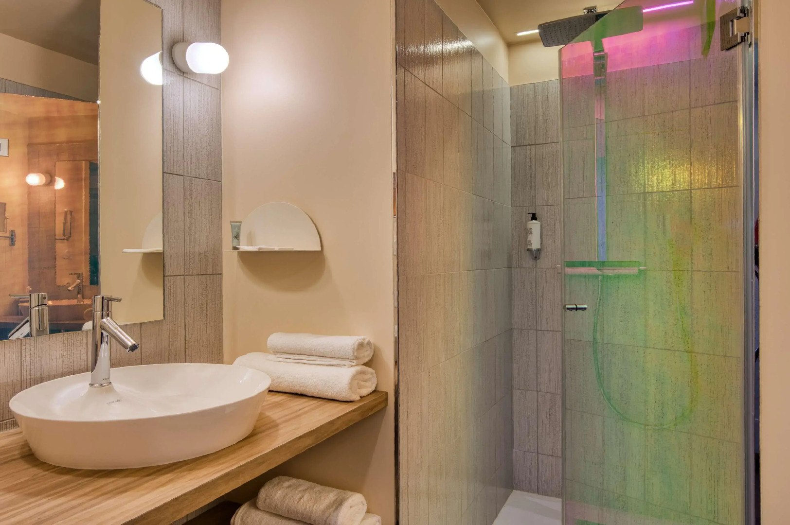 Aiden by Best Western Clermont-Ferrand Hotel & Spa