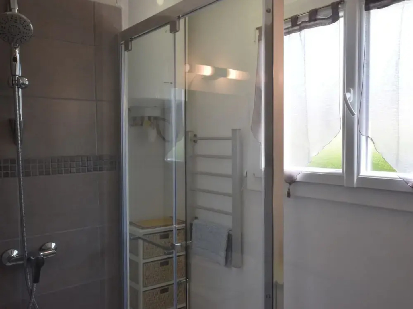 Gite on a Quiet Property, Through a Wine Garden Surrounding