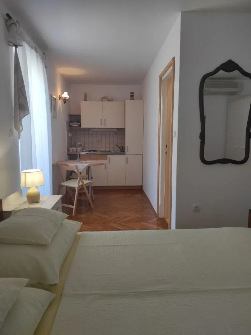 Studio apartment Zdene - with parking : SA2 Banjol, Island Rab