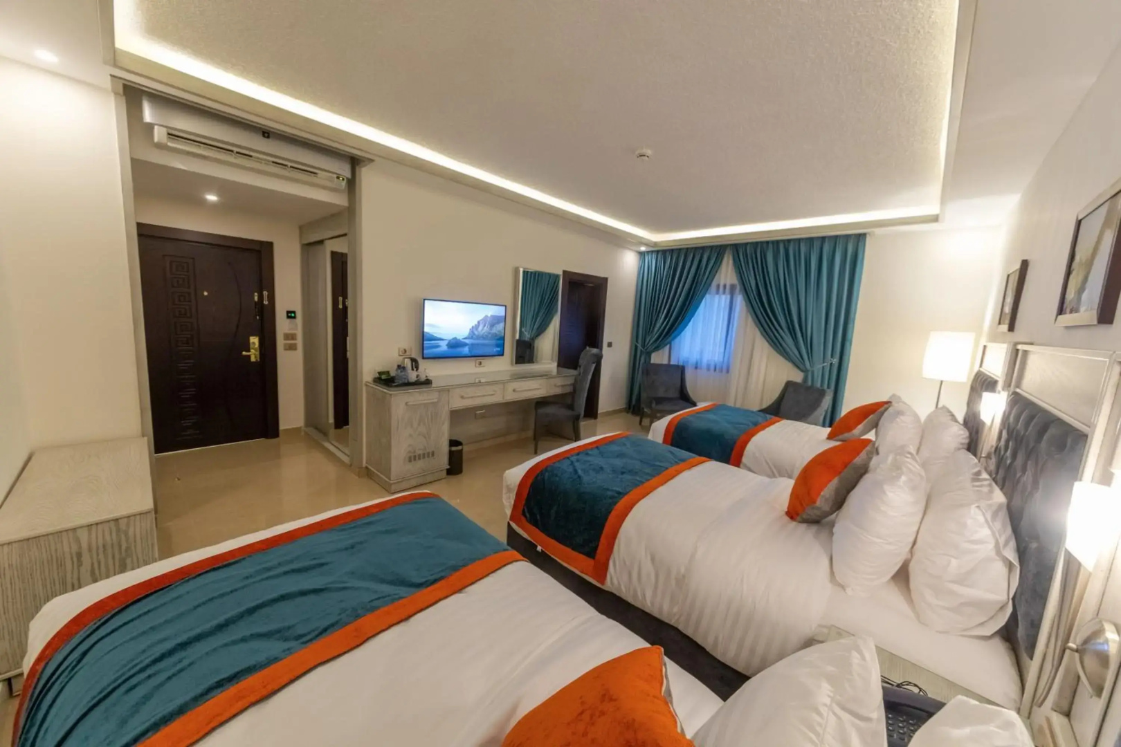 Petra Canyon Hotel