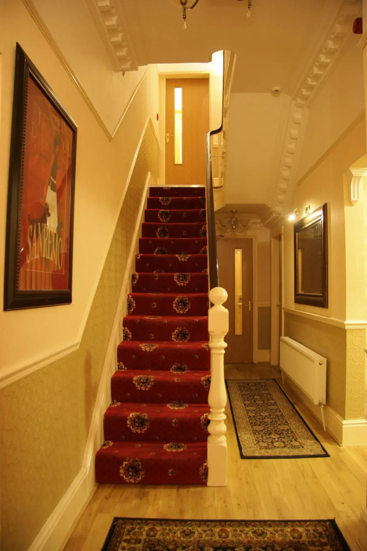 Beech Mount Hotel - Free Parking