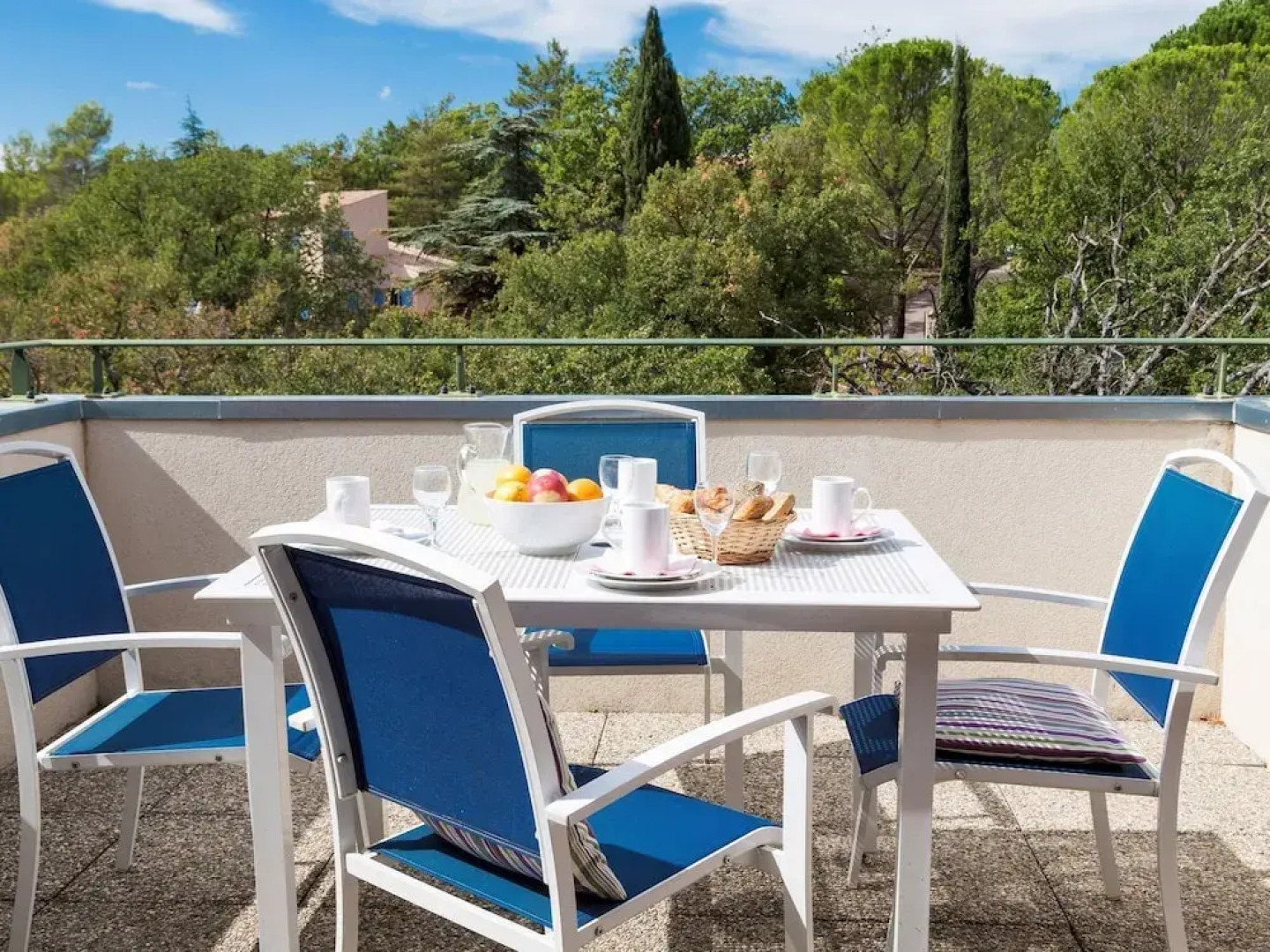 Well-kept Apartment in a Pleasant Town in the Provençe
