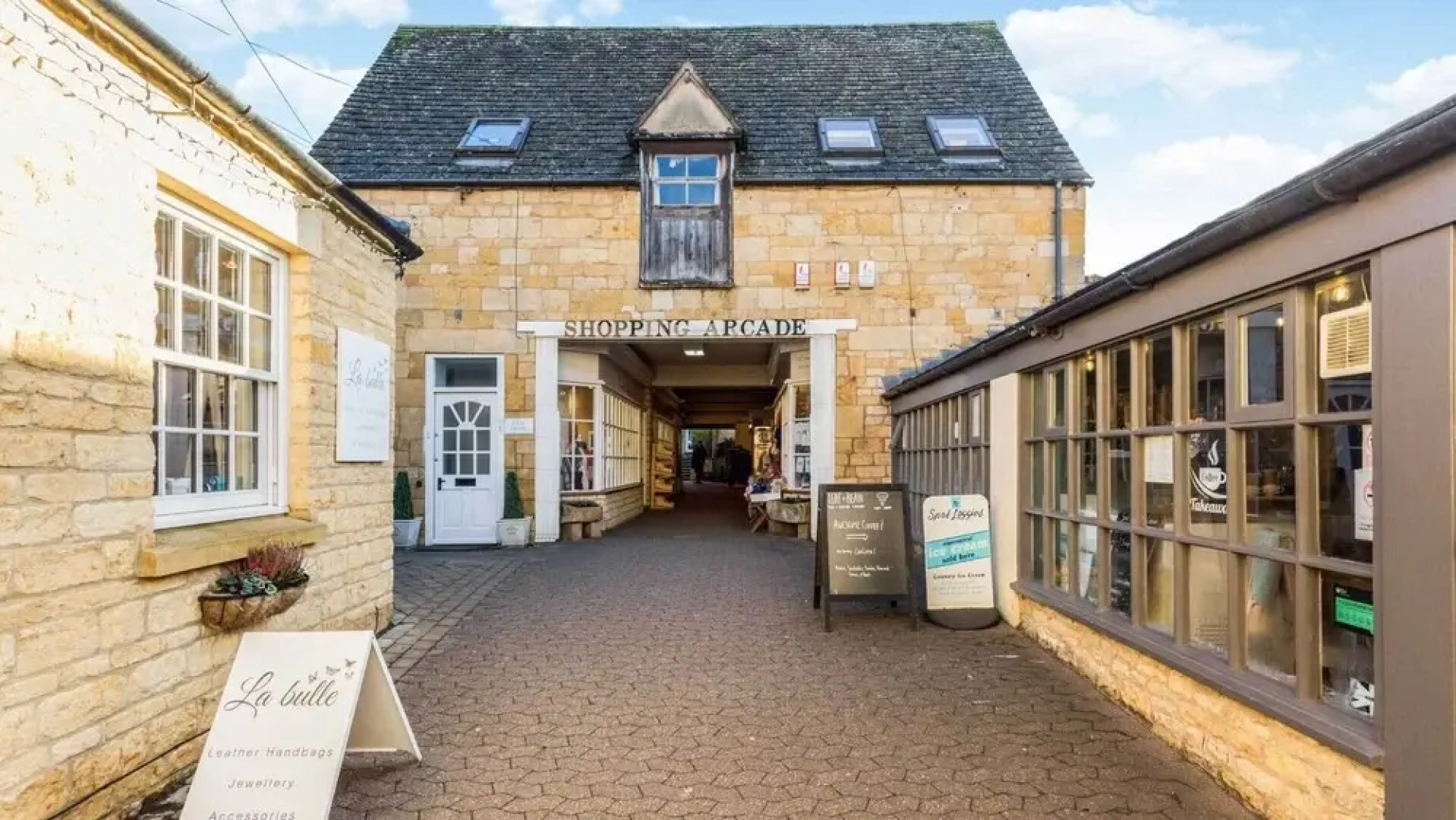 Stunning Cotswolds Mews Home in Broadway Village