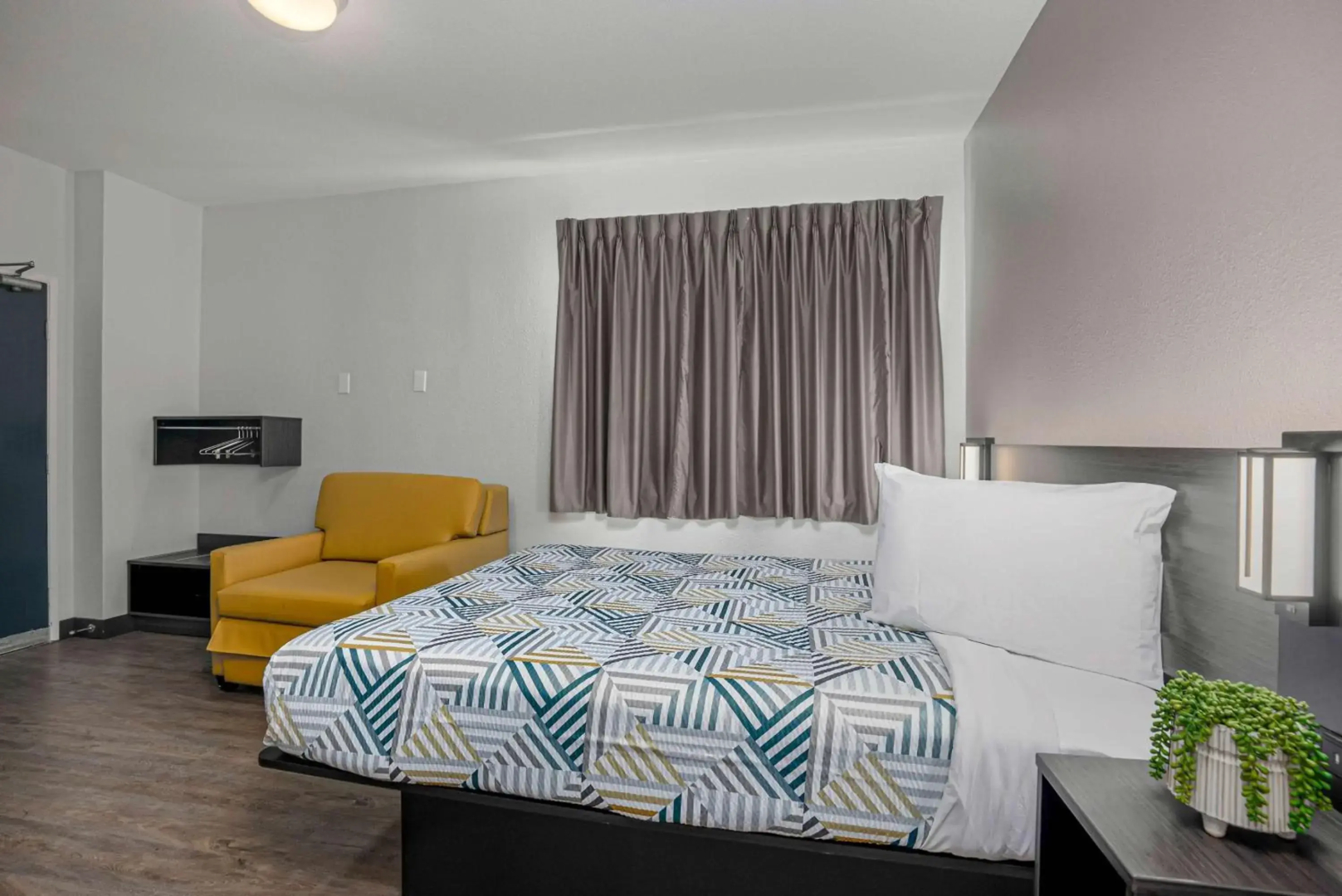 Motel 6 San Diego, CA - Downtown