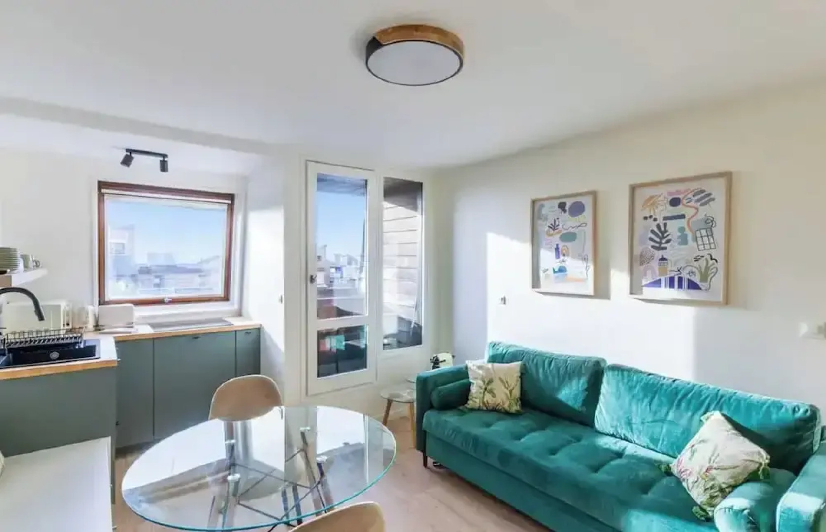 Beautiful Renovated Studio on Port de Deauville