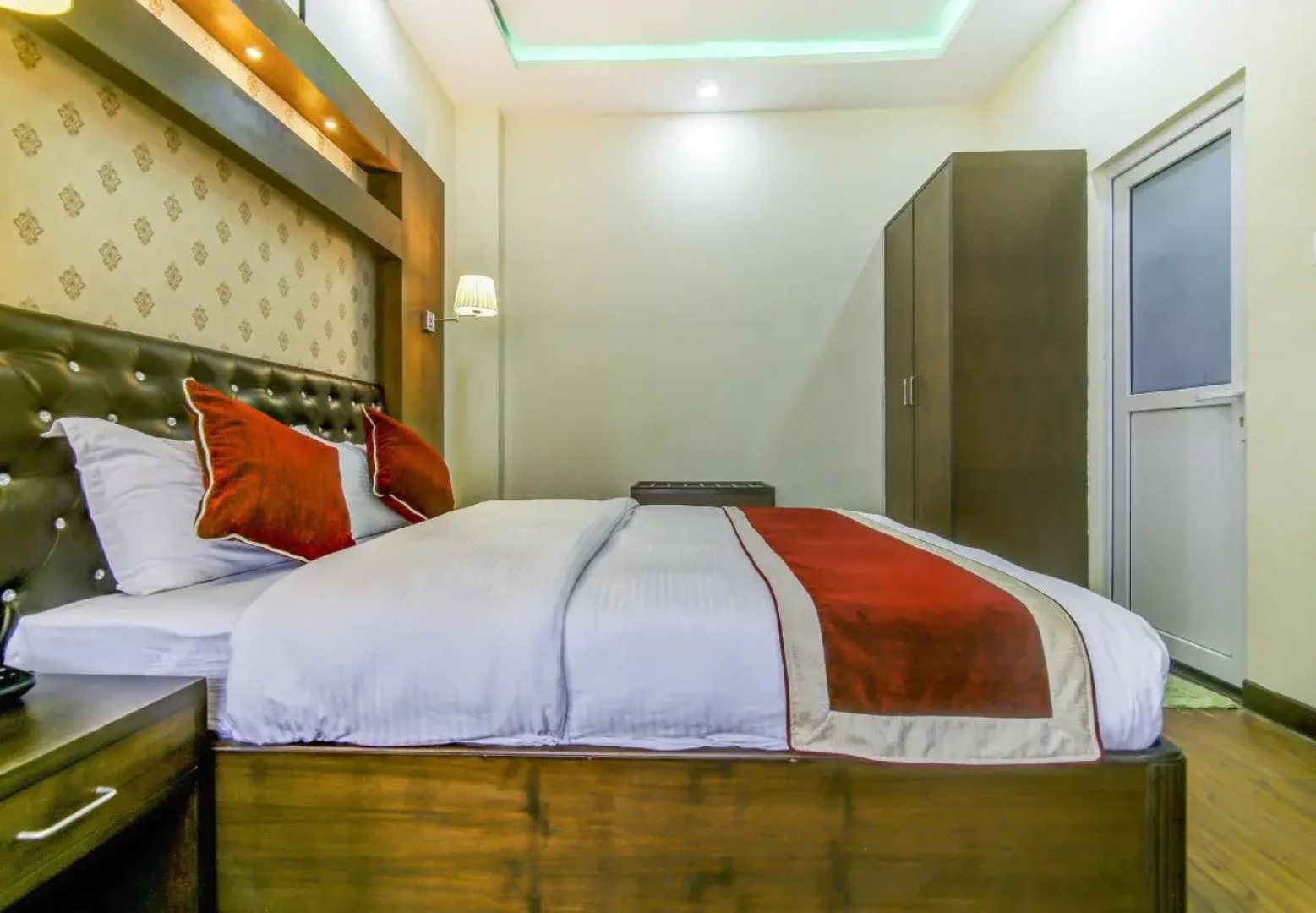 Amrapali Cottage By OYO Rooms