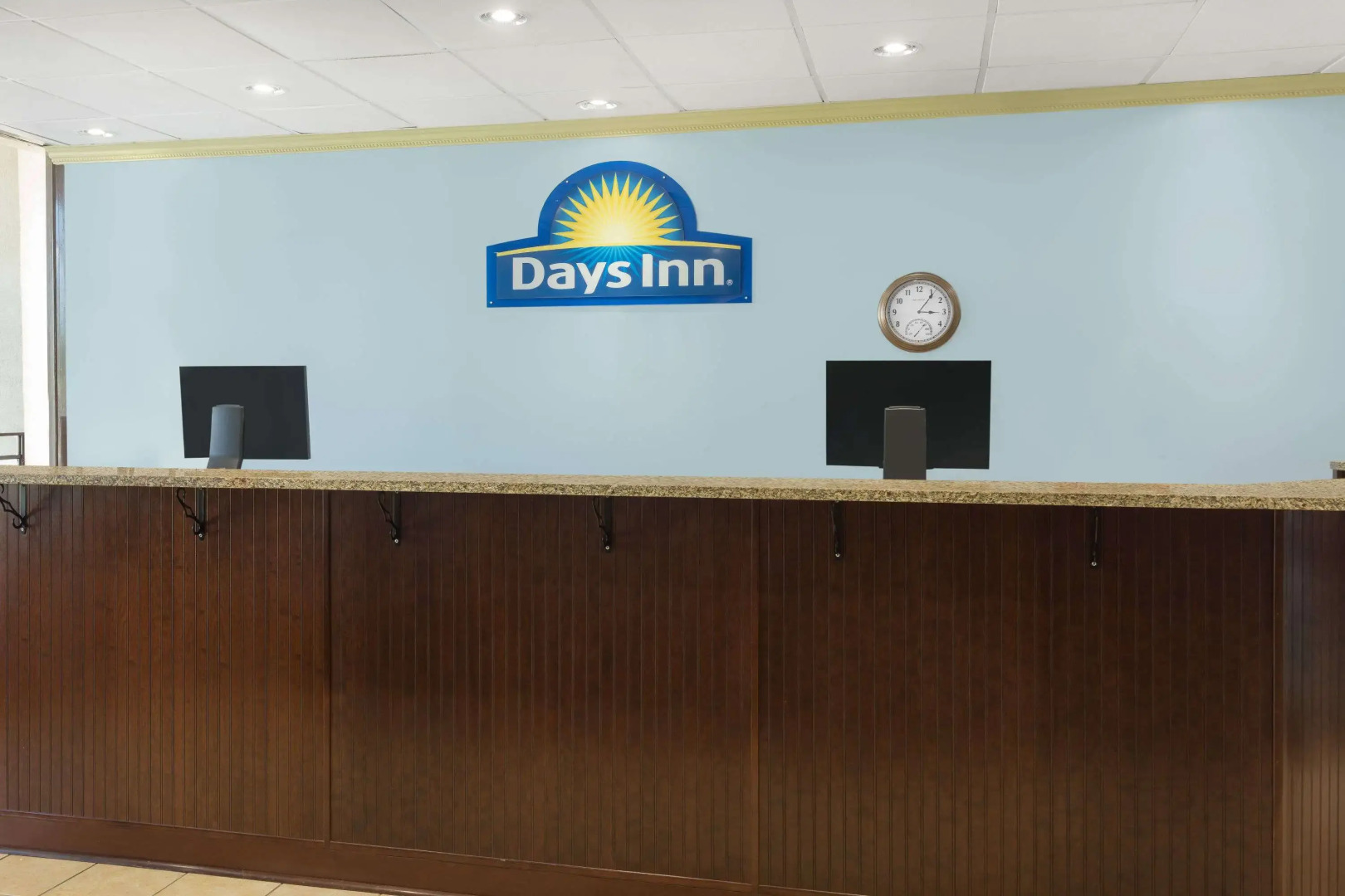 Days Inn Charleston Patriots Point