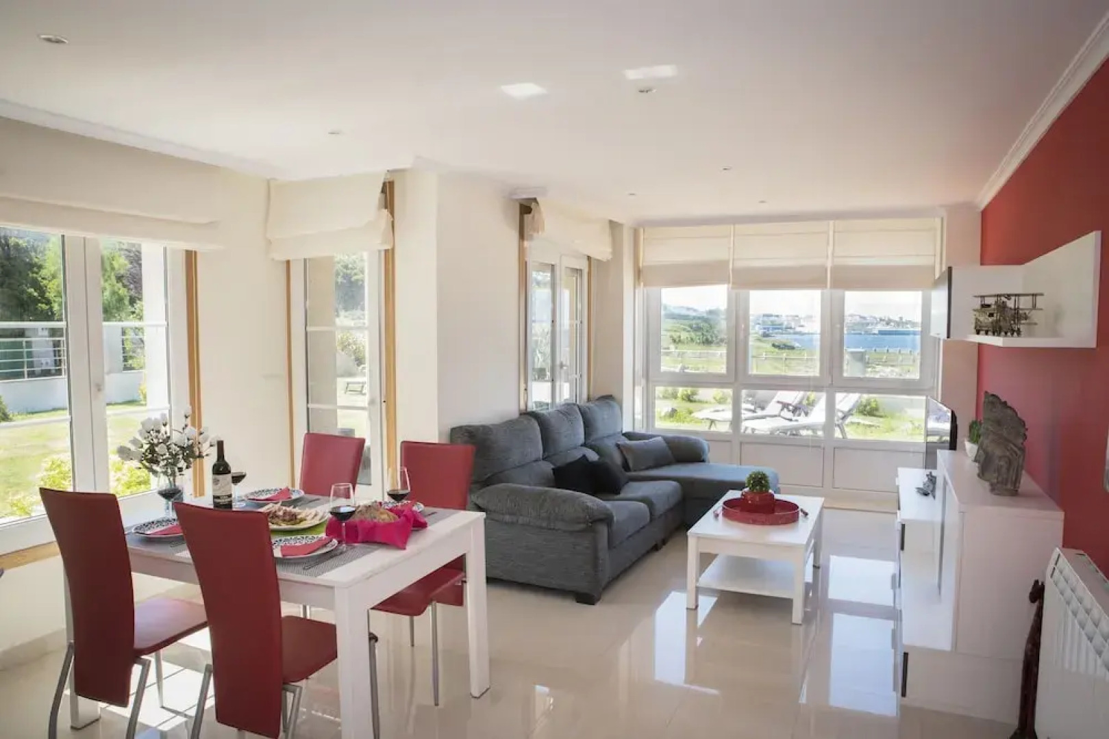 Adosado en 1a Línea.A 10 Kms de FOZ.