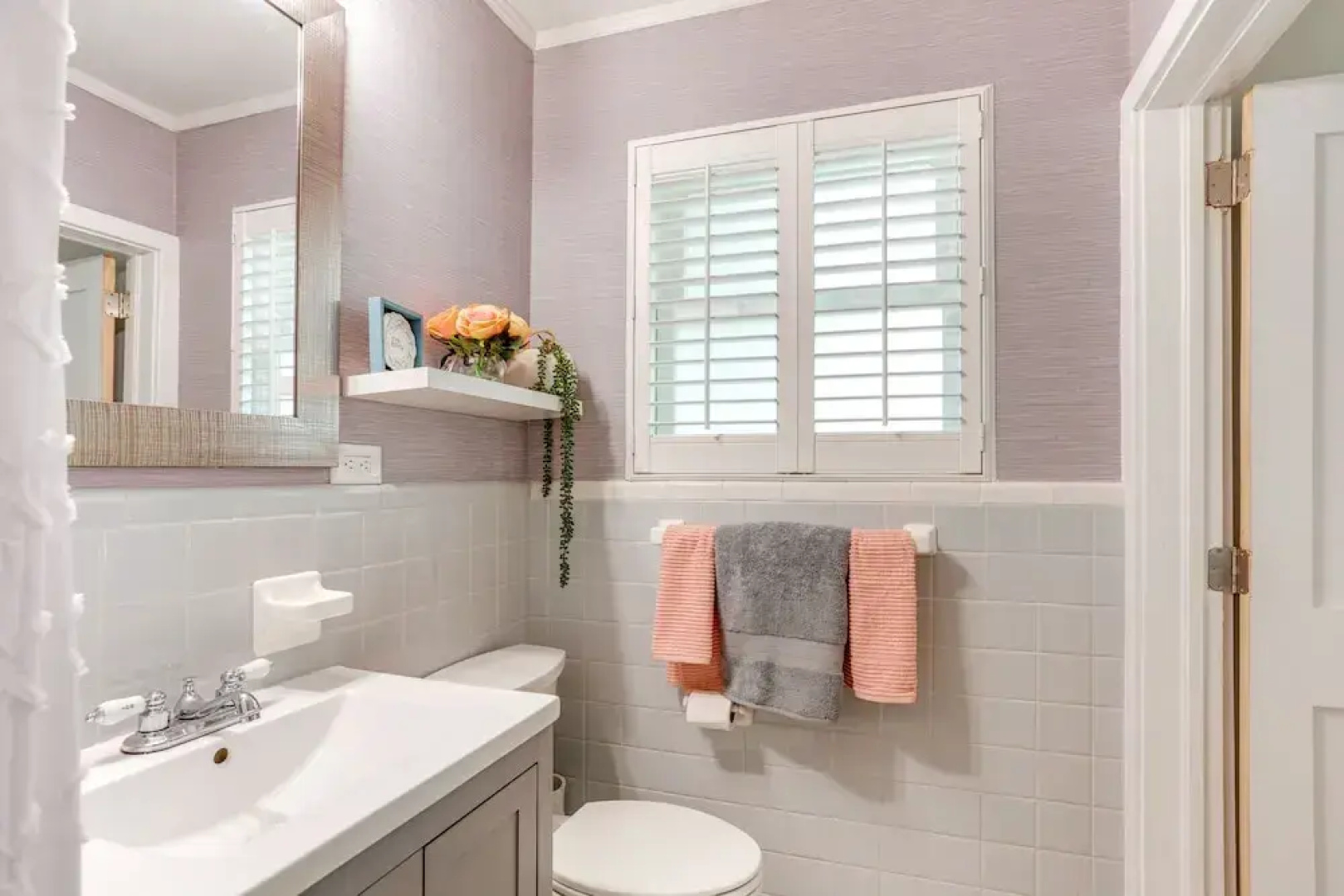 Bright Home w/ Sauna & Deck: 1 Mi to Dtwn Stuart!