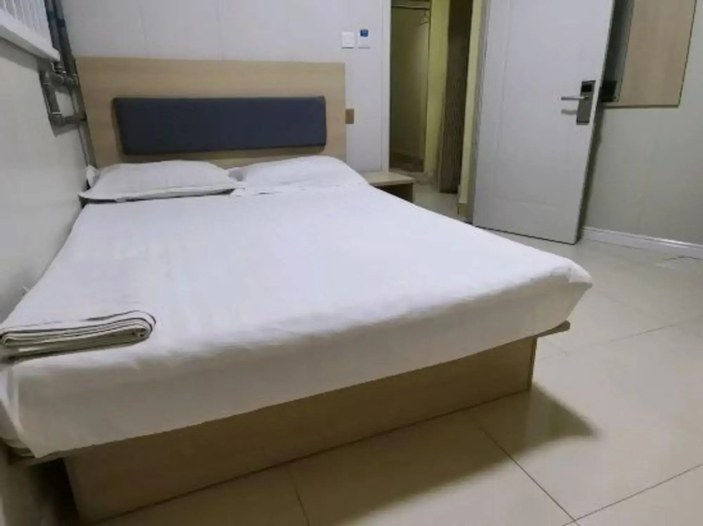 Pod Inn Chain Hotel (Jinan Qilu Hospital Quancheng Plaza)