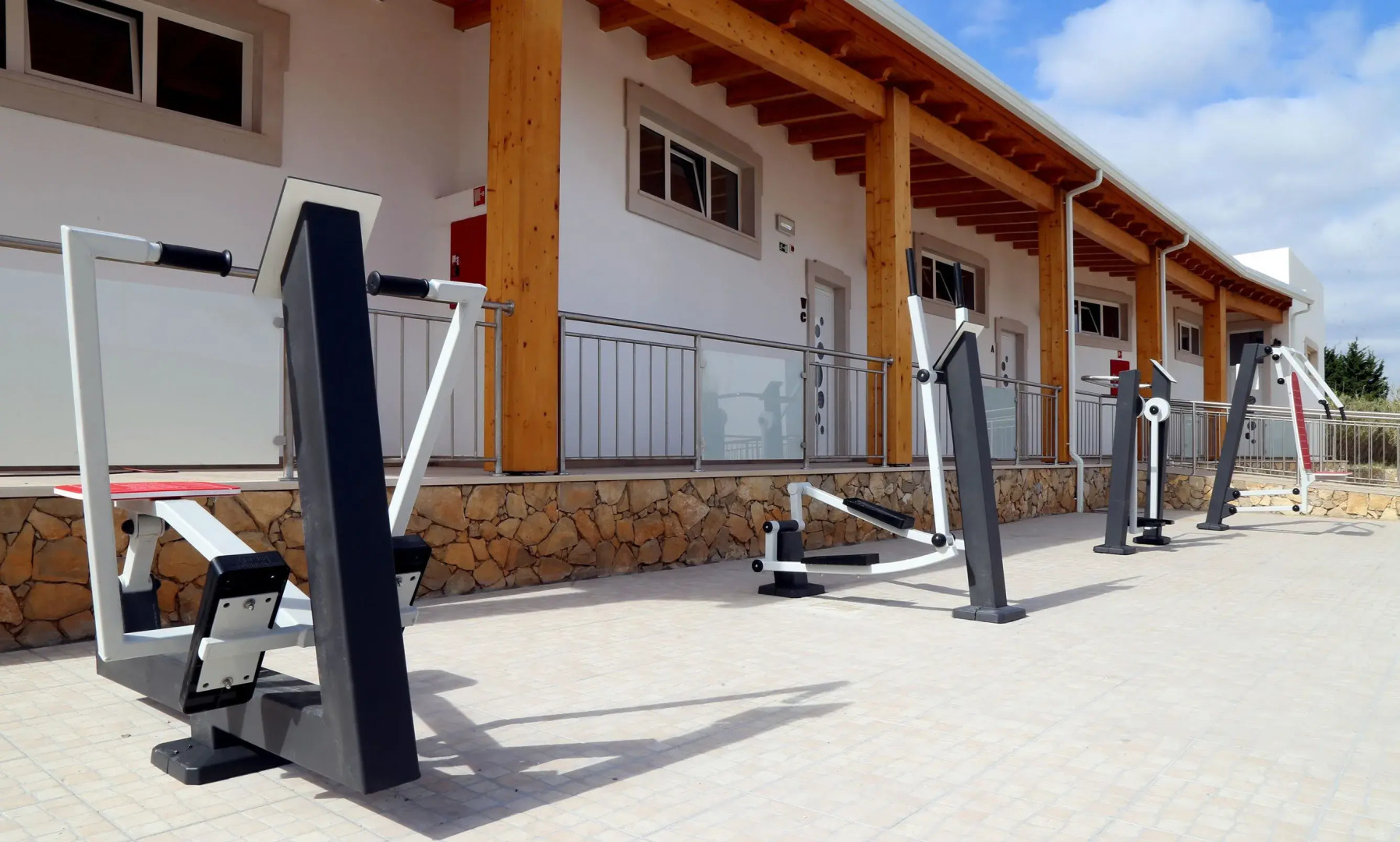 Sagres Sun Stay - Surf Camp & Hostel