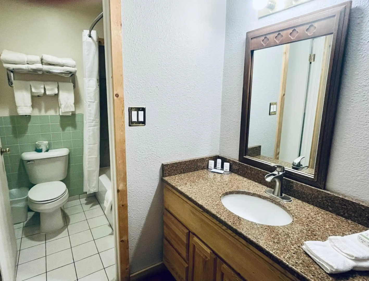 Americas Best Value Inn Wall