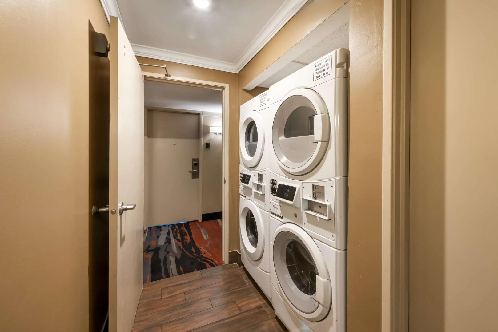 Best Western Plus White Bear Country Inn