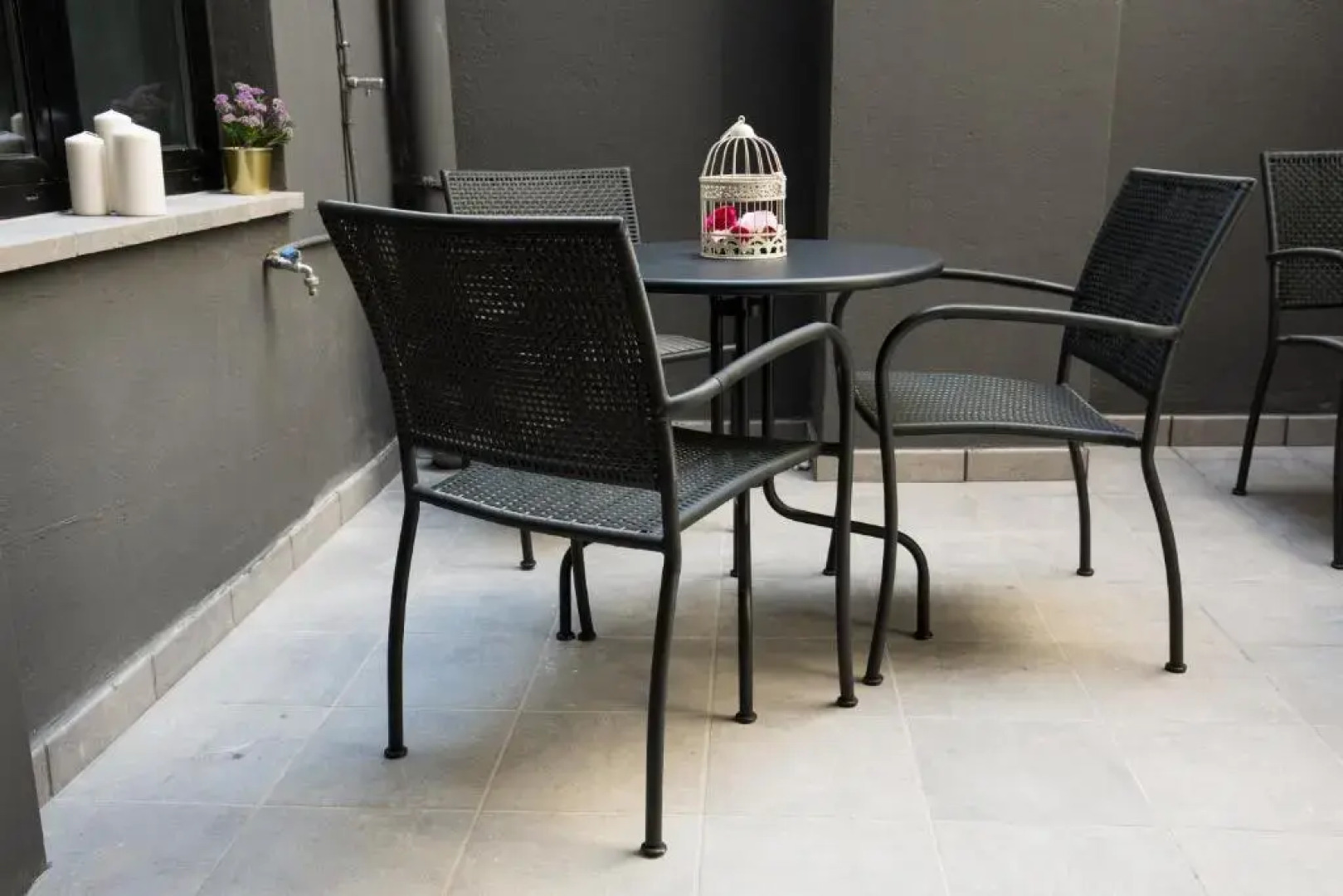 Airhostel Barcelona Airport 24h