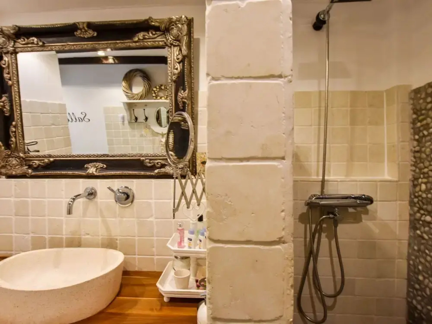 Renovated house with private swimming pool, close to Villefranche-du-Périgord.