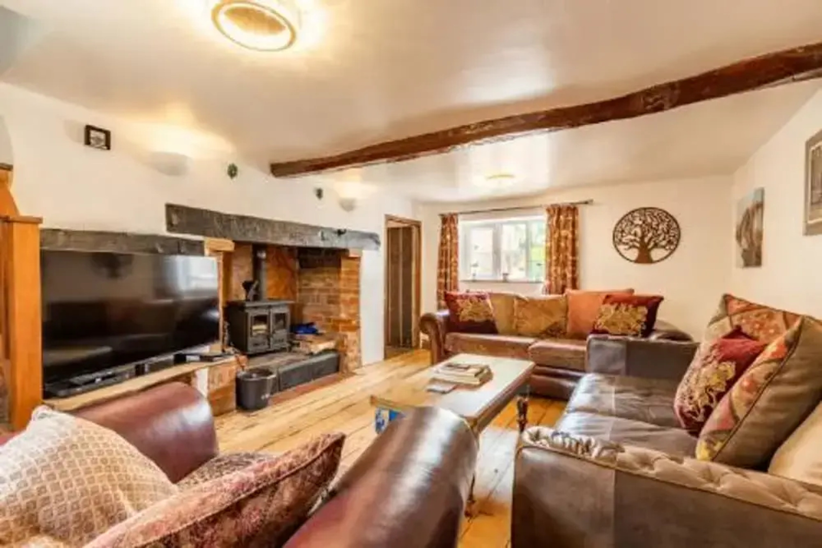 Host Stay Sand Pit Cottage