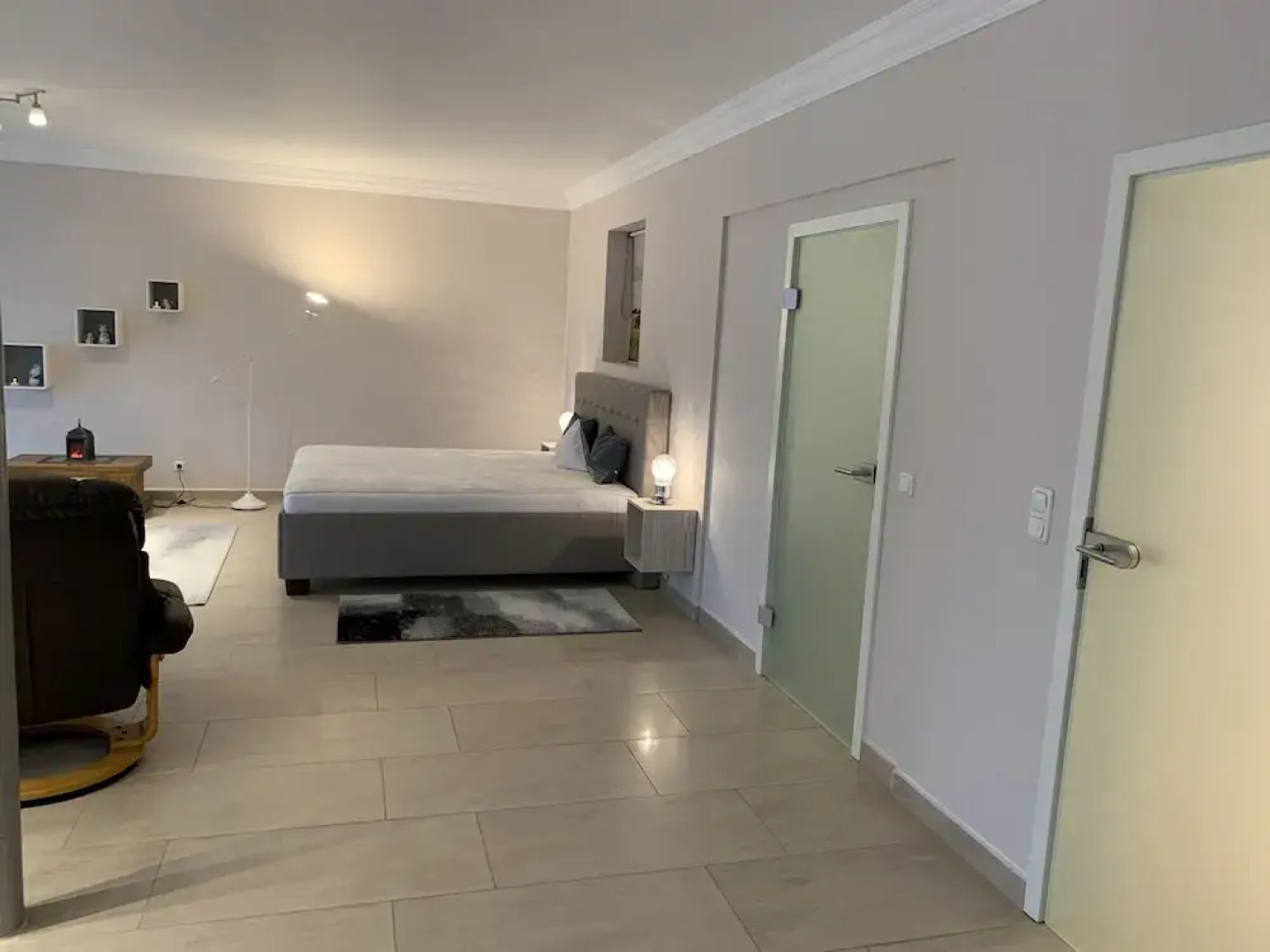 Apartment Ahsbahs Suite near Airport