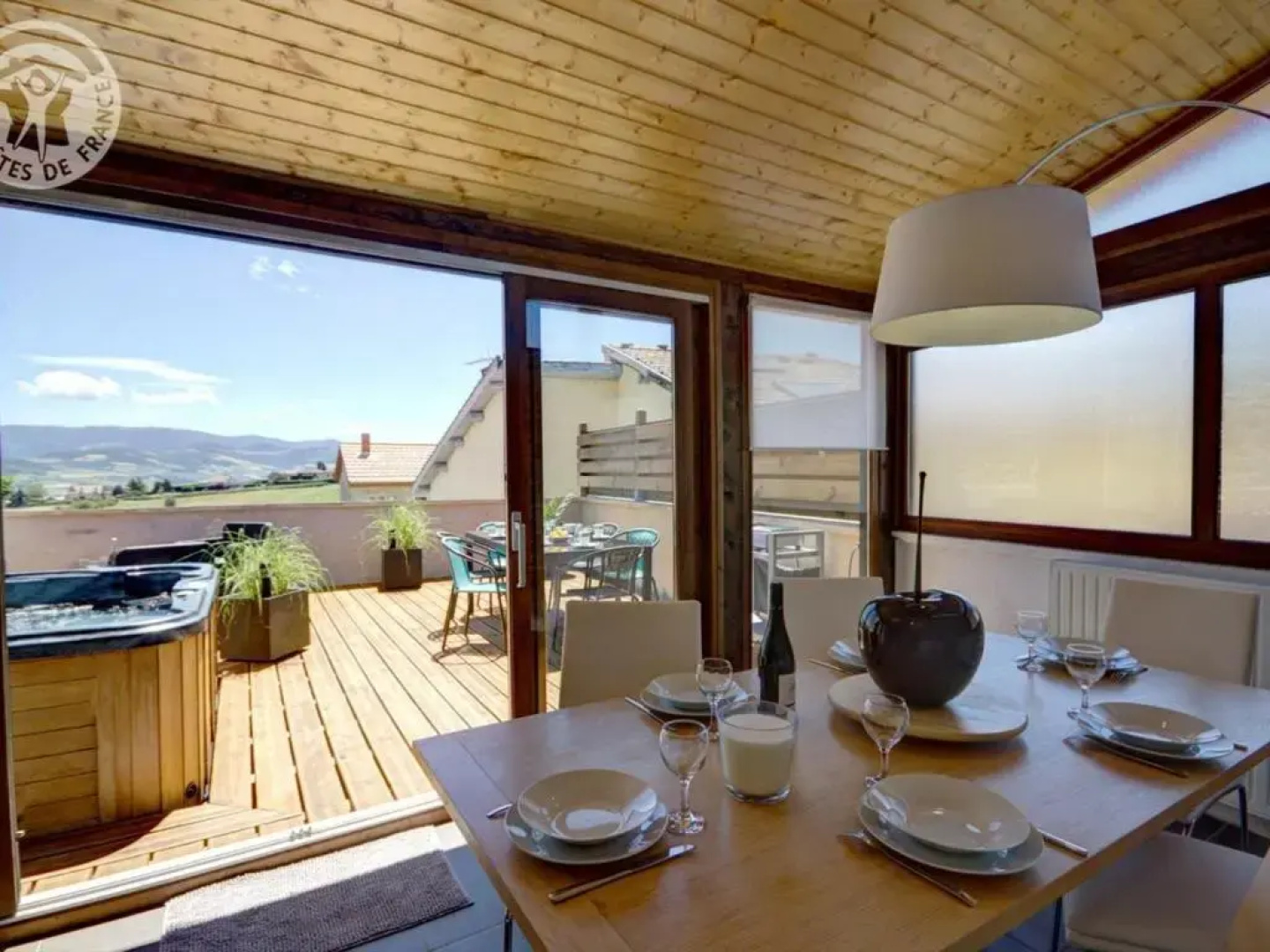 Gîte Cellieu, 4 pièces, 6 personnes - FR-1-496-8