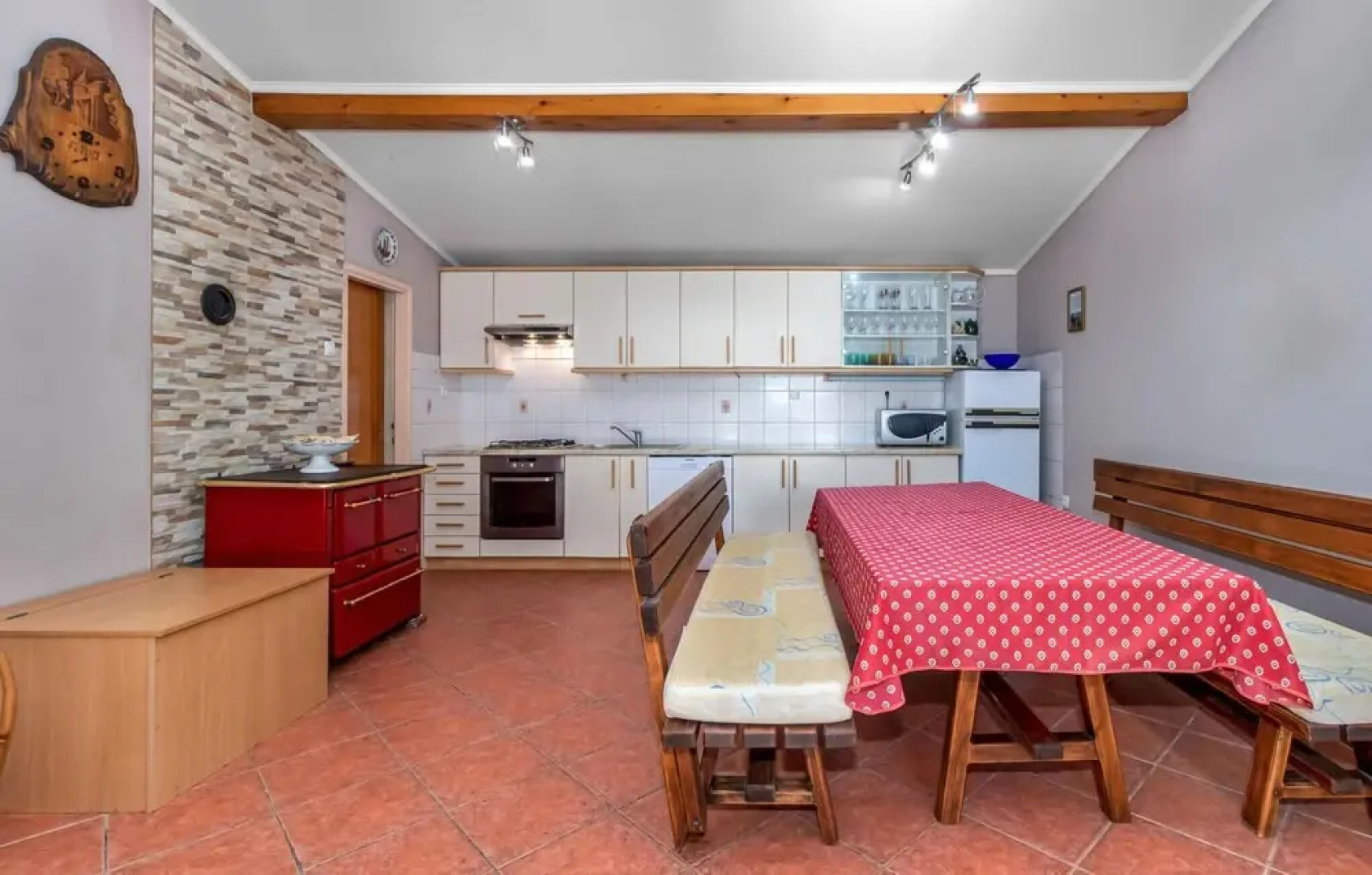 Amazing Home in Jadranovo With Wifi and 2 Bedrooms