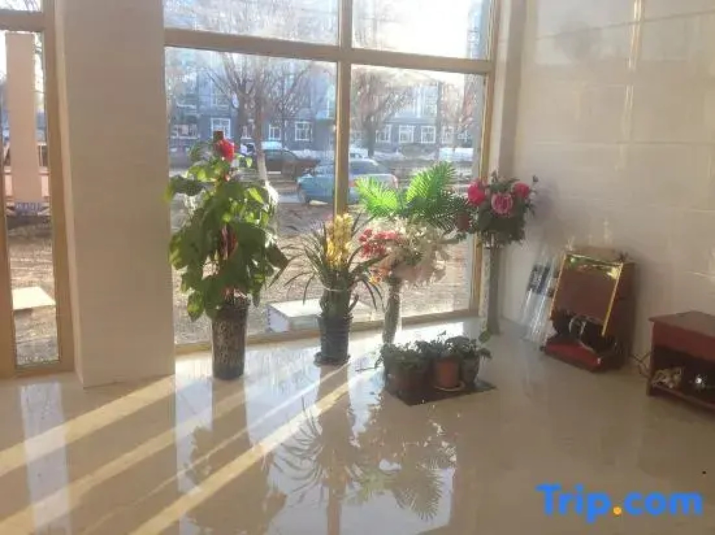 Tacheng Youyuan Business Hotel